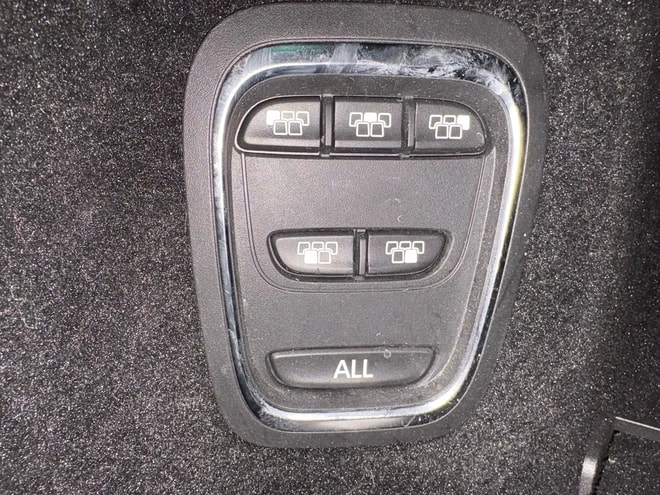 RENAULT Espace 1.8 TCe Intens EDC *CH-Fahrzeug* *7-Plätzer*-image-23