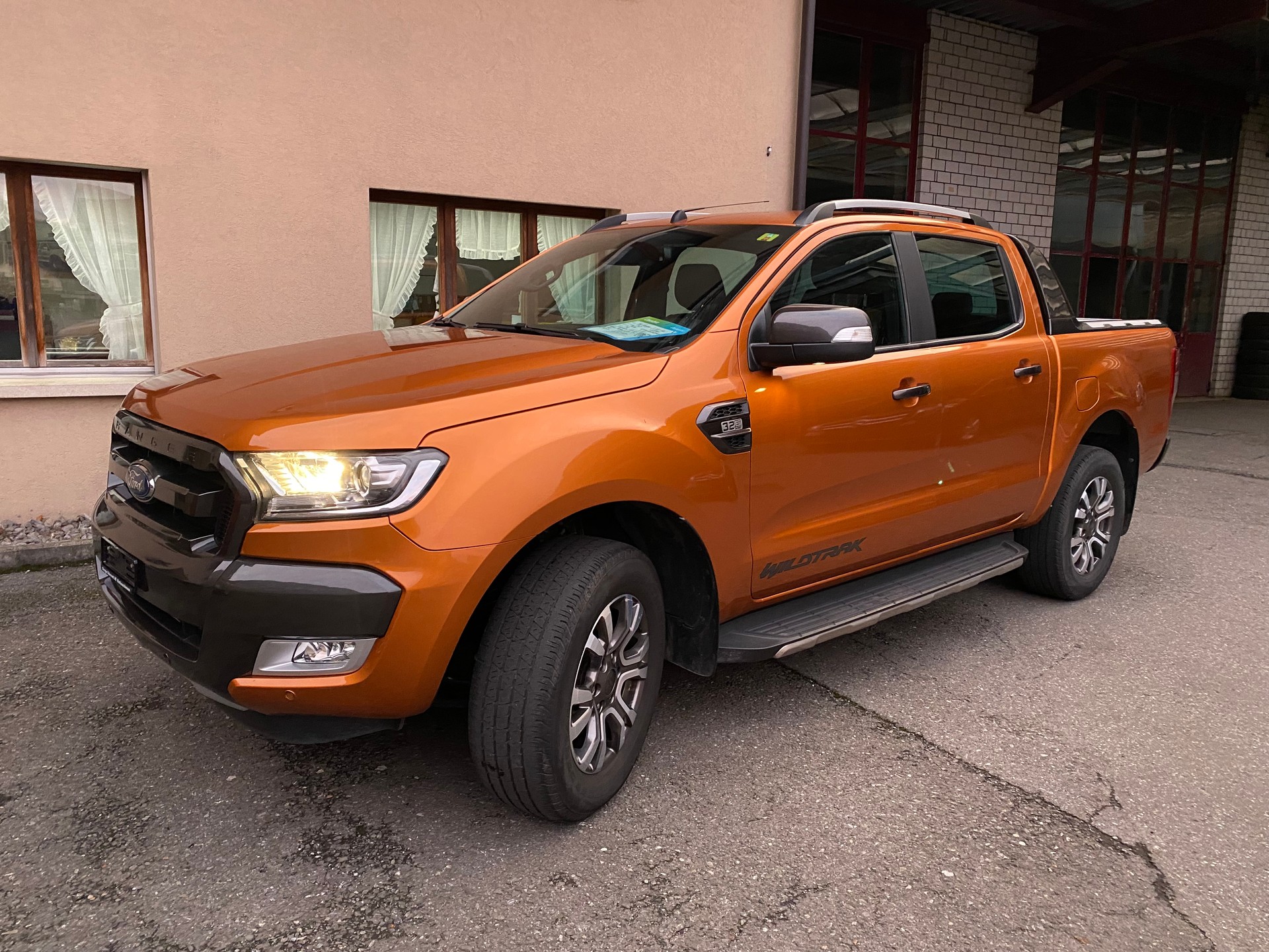 FORD Ranger Wildtrak 3.2 TDCi 4x4 A-image-10