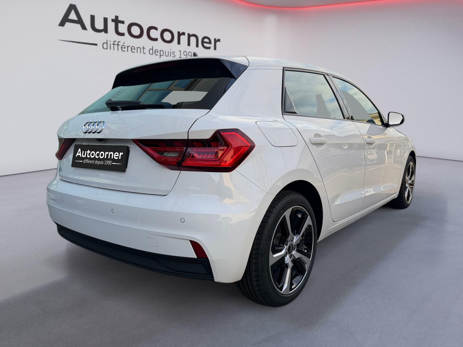 AUDI A1 Sportback 30 TFSI Attraction S-tronic-image-4