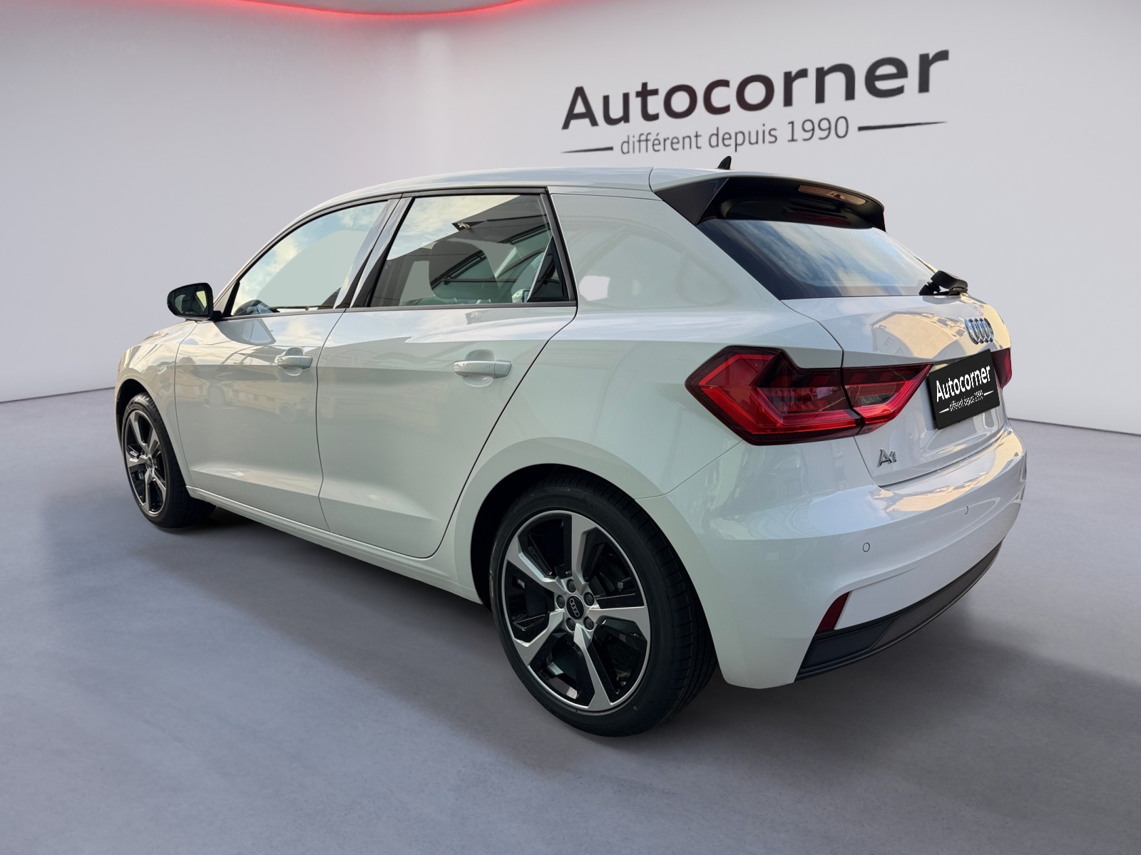 AUDI A1 Sportback 30 TFSI Attraction S-tronic-image-2