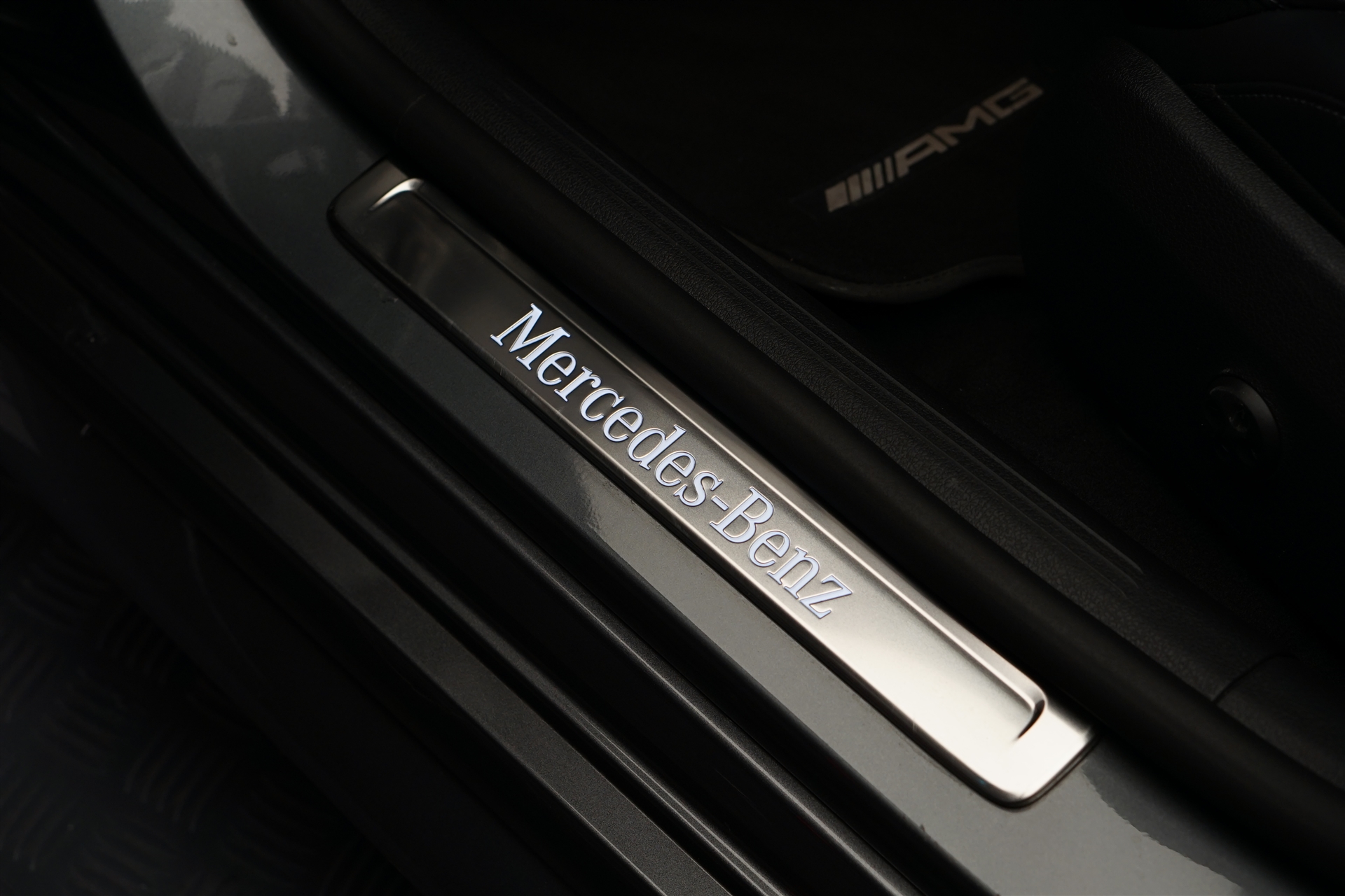 MERCEDES-BENZ C 200 4Matic AMG Line *CH-Fahrzeug* *Assistenzpaket* *Keyless*-image-21
