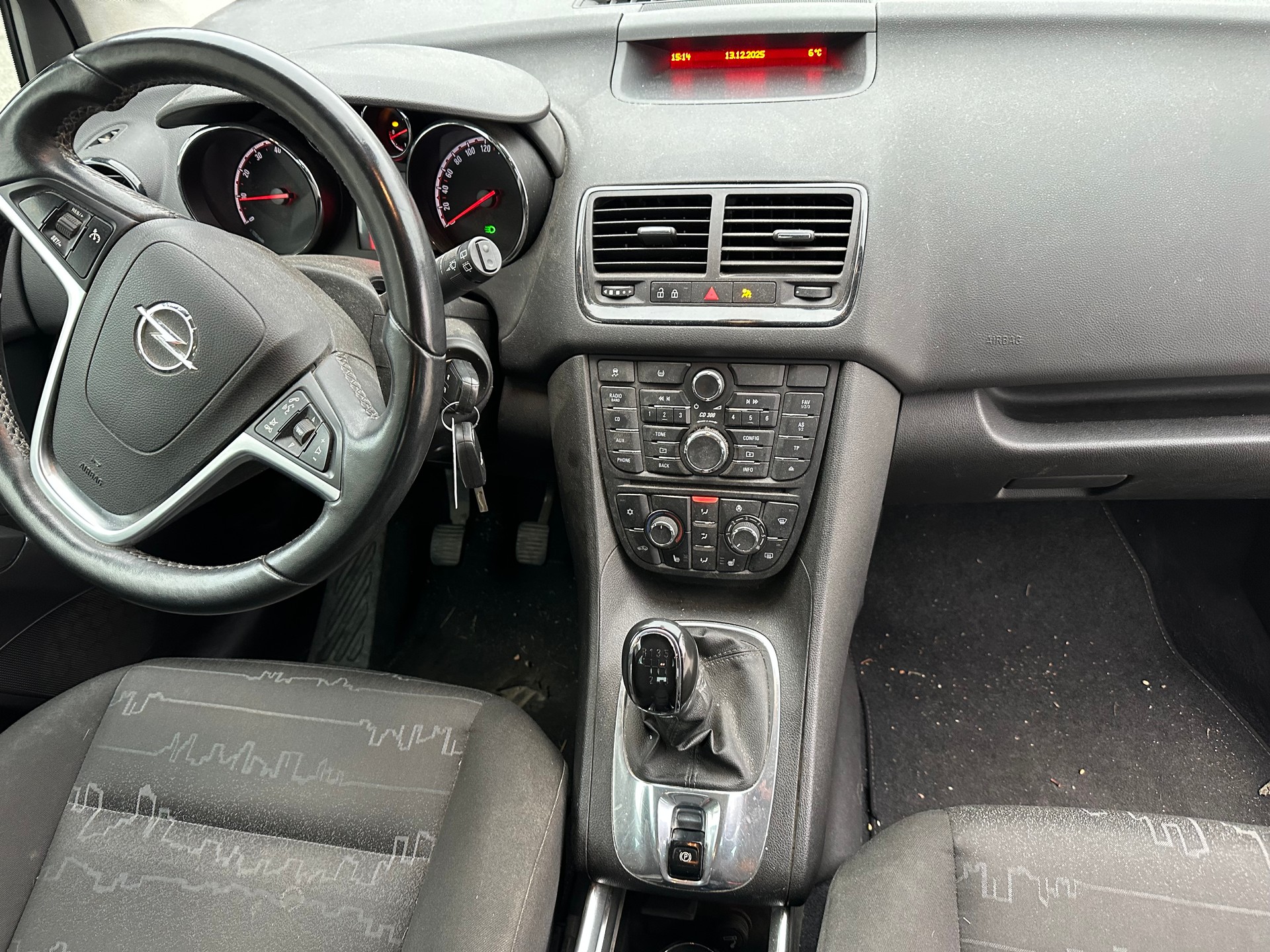 OPEL Meriva 1.4 Turbo Cosmo-image-5