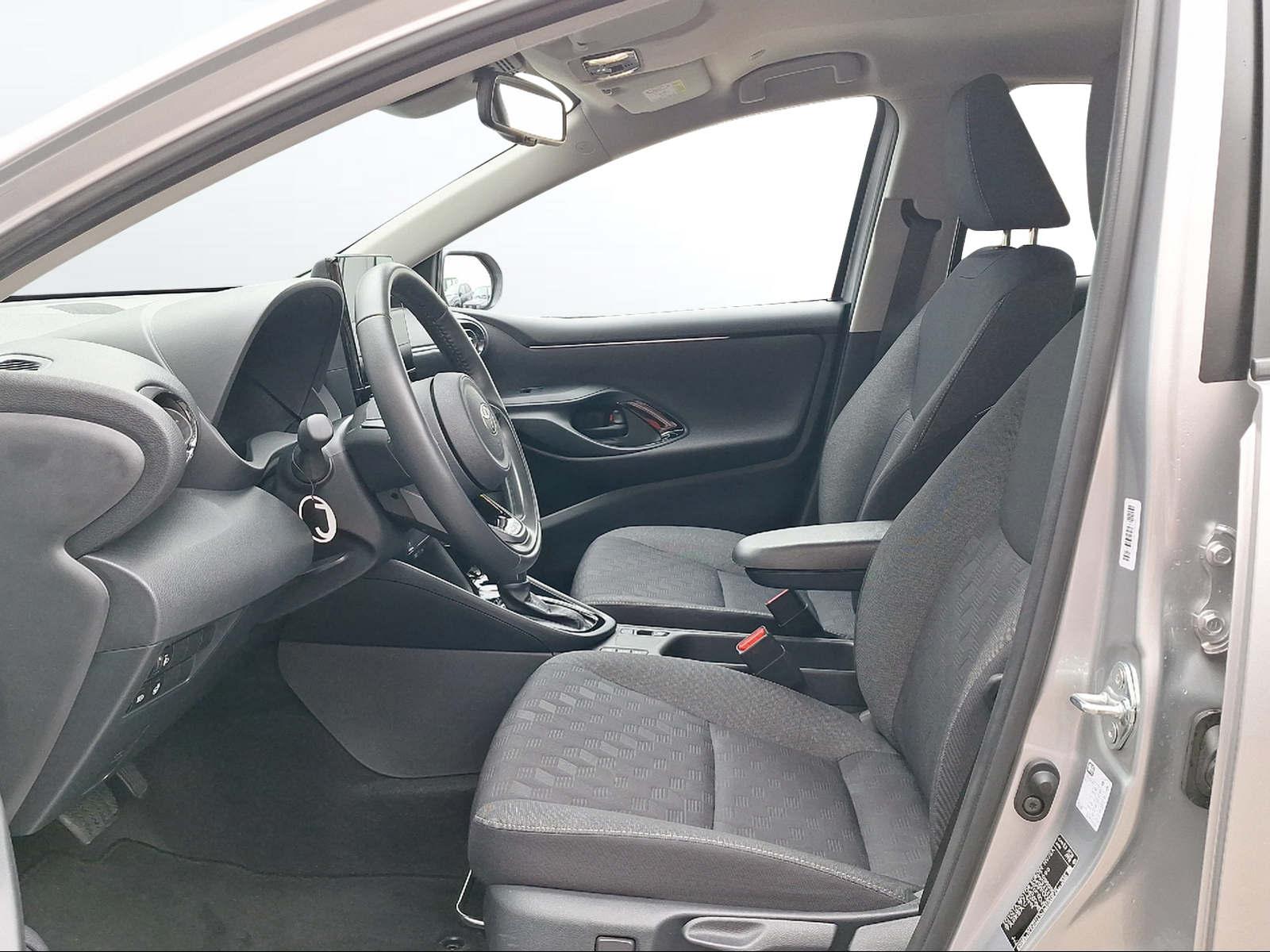 TOYOTA Yaris 1.5 VVT-i HSD Trend-image-8