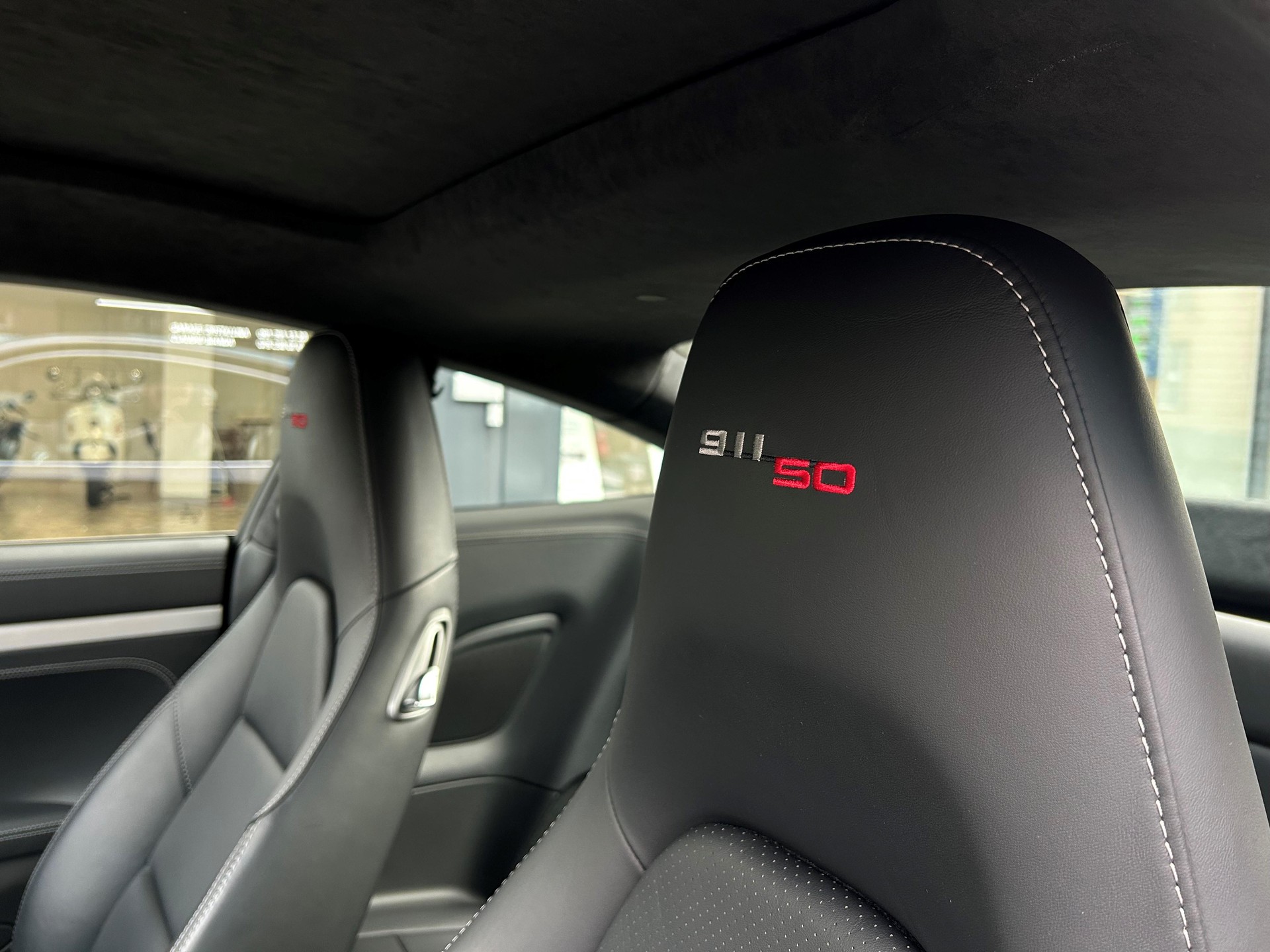 PORSCHE 911 Coupé 3.8 Carrera S 50 Jahre 911 PDK-image-17