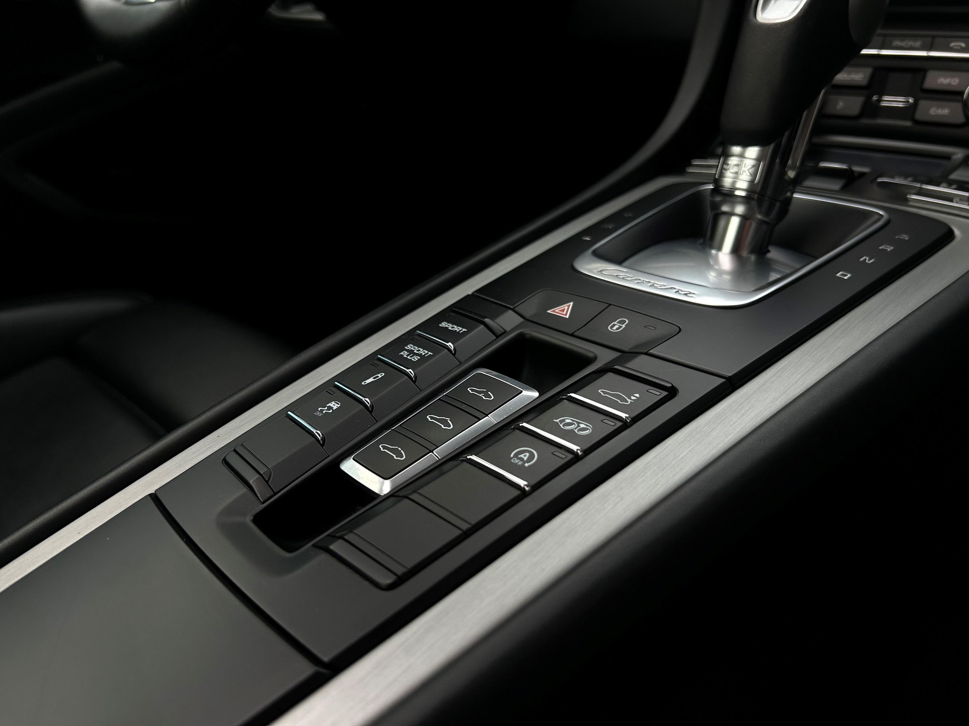 PORSCHE 911 Coupé 3.8 Carrera S 50 Jahre 911 PDK-image-11