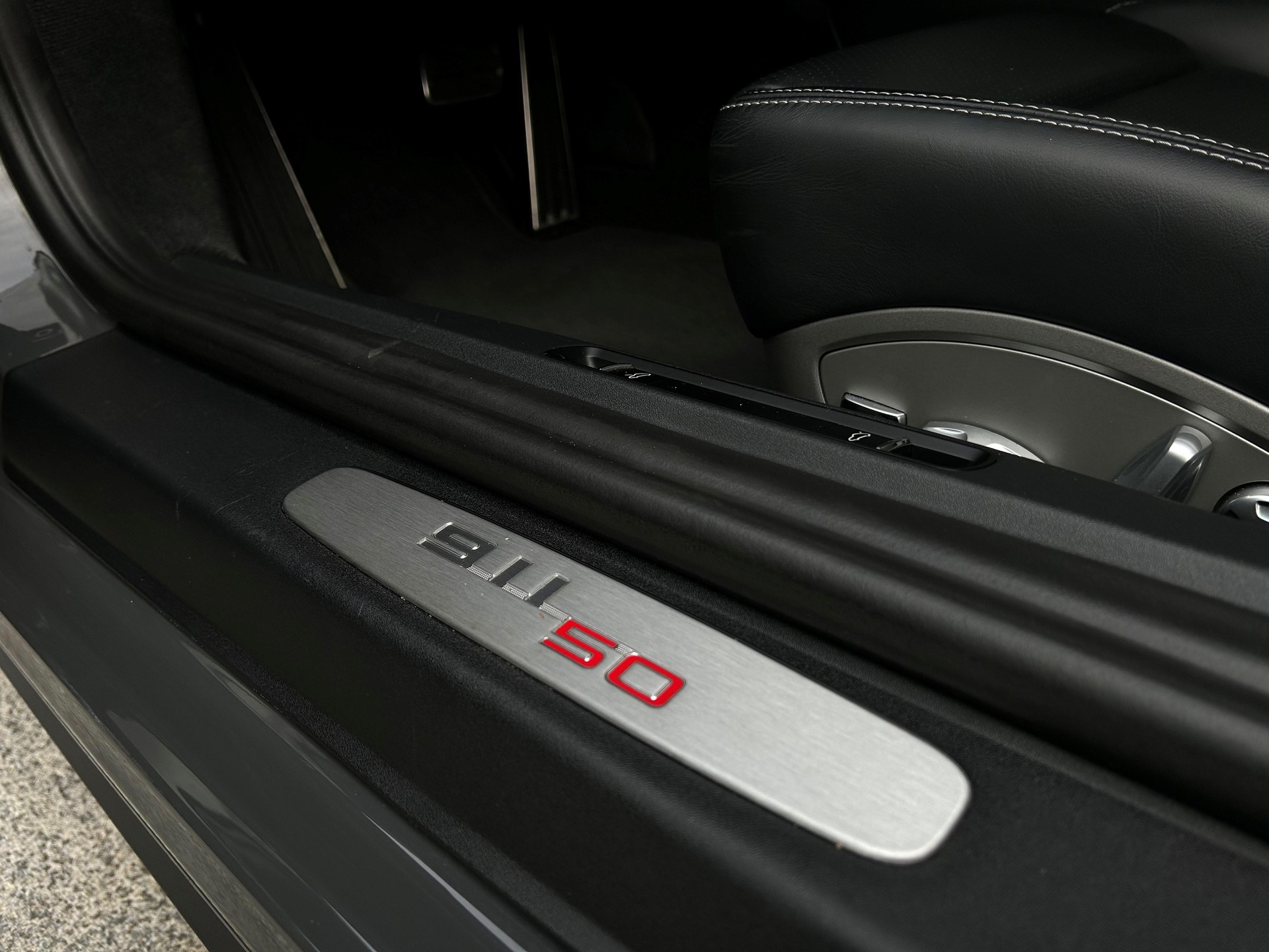 PORSCHE 911 Coupé 3.8 Carrera S 50 Jahre 911 PDK-image-19