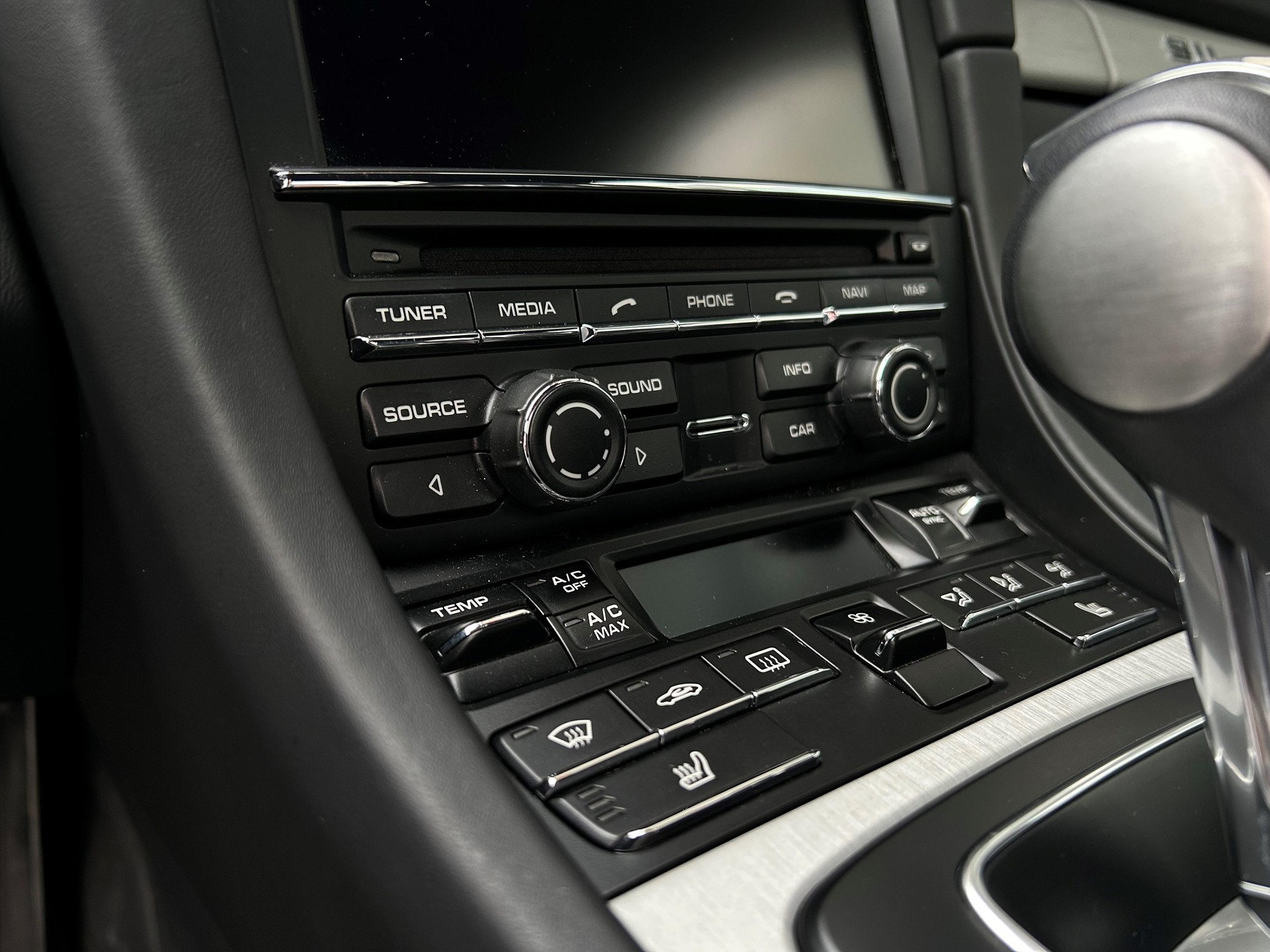 PORSCHE 911 Coupé 3.8 Carrera S 50 Jahre 911 PDK-image-12