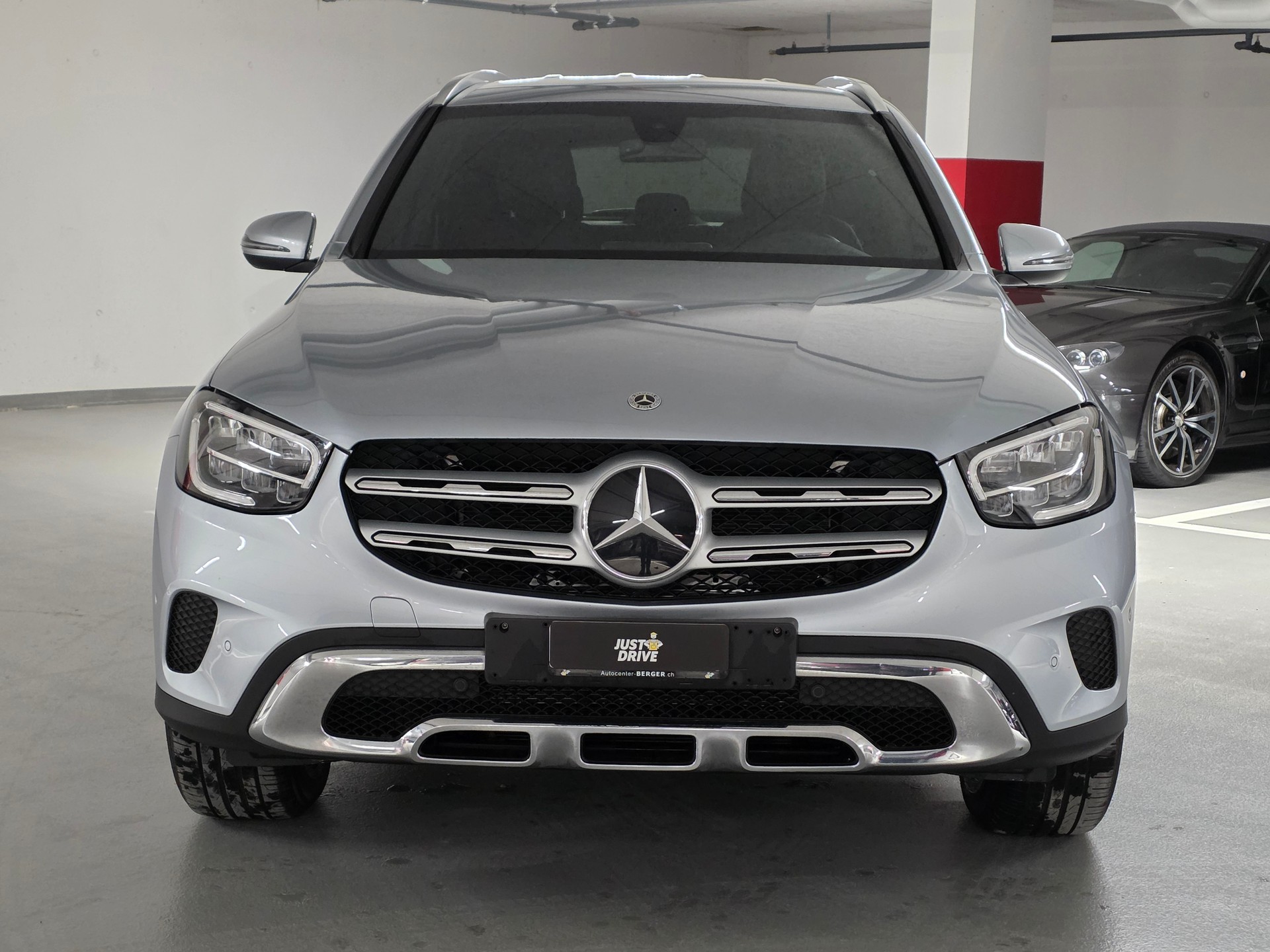 MERCEDES-BENZ GLC 300 e 4Matic 9G-Tronic-showroom-element-1