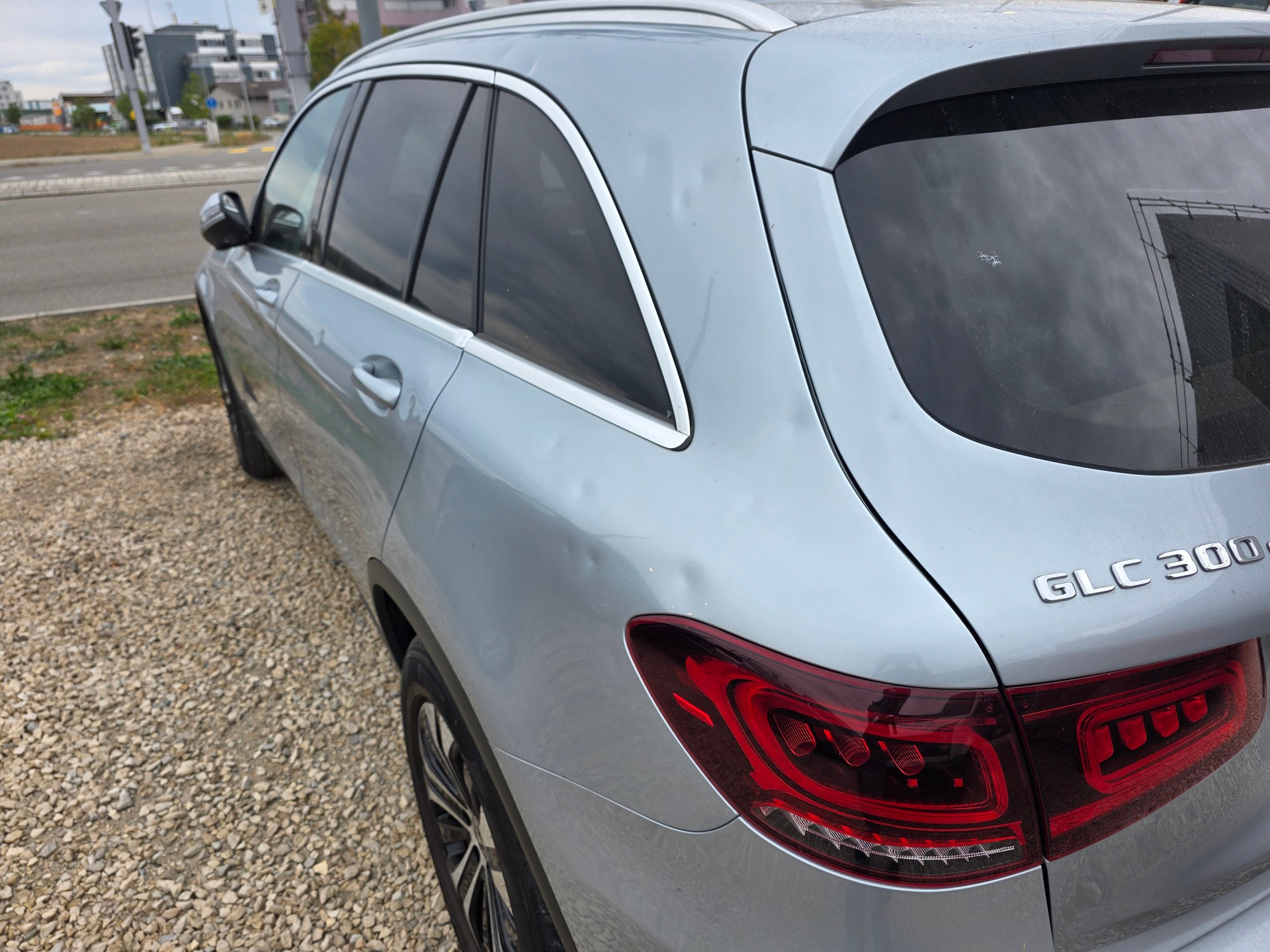 MERCEDES-BENZ GLC 300 e 4Matic 9G-Tronic-image-20
