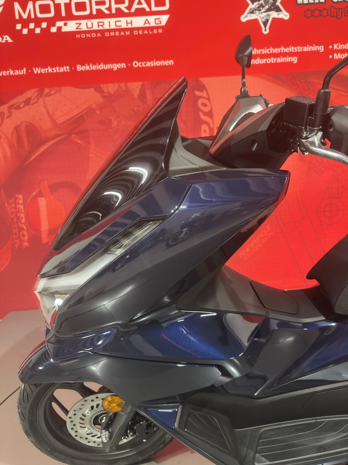 HONDA PCX 125- *Neufahrzeug**Blau-showroom-element-3