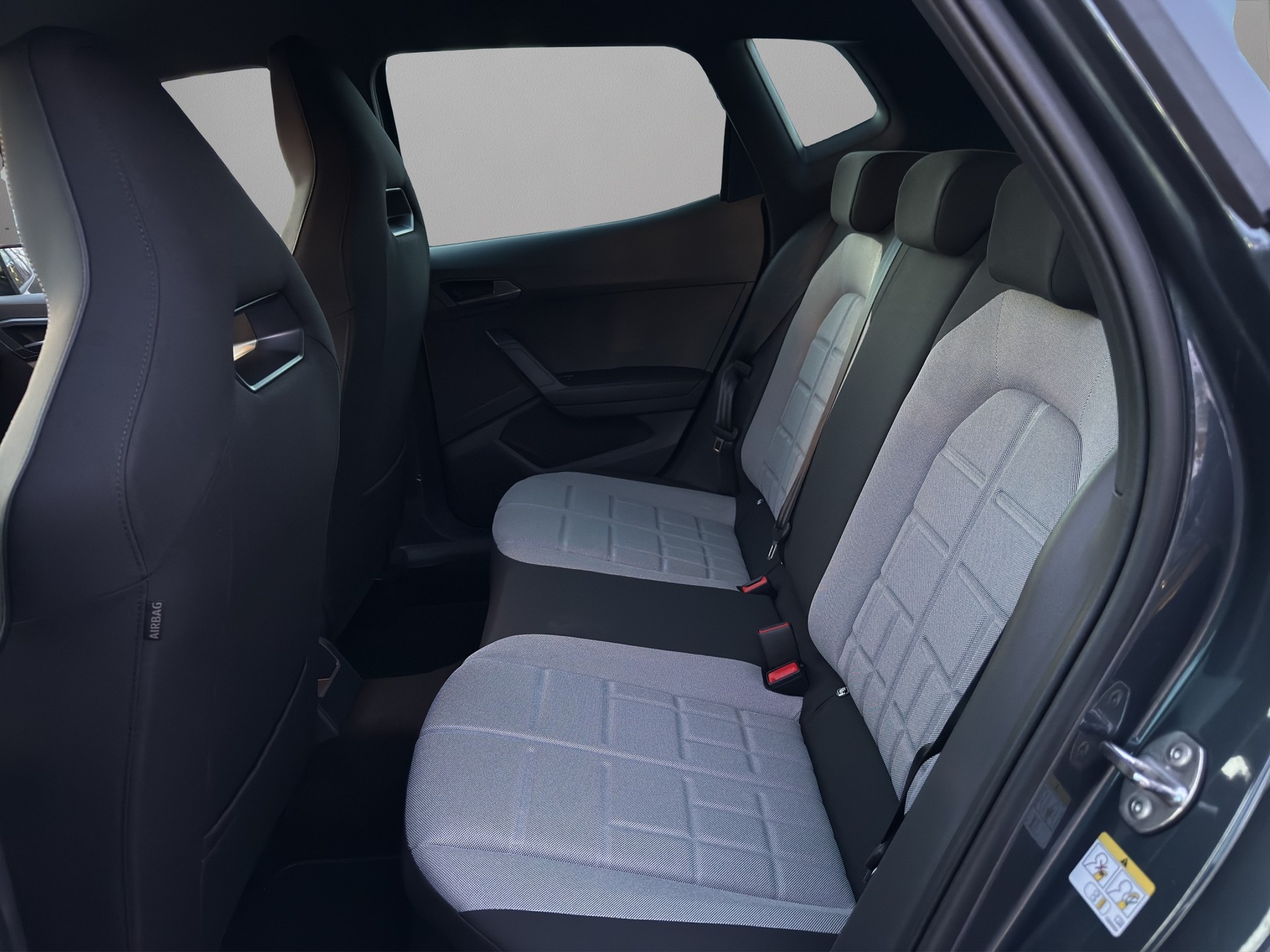 SEAT Arona 1.5 Eco TSI Move FR DSG-image-5