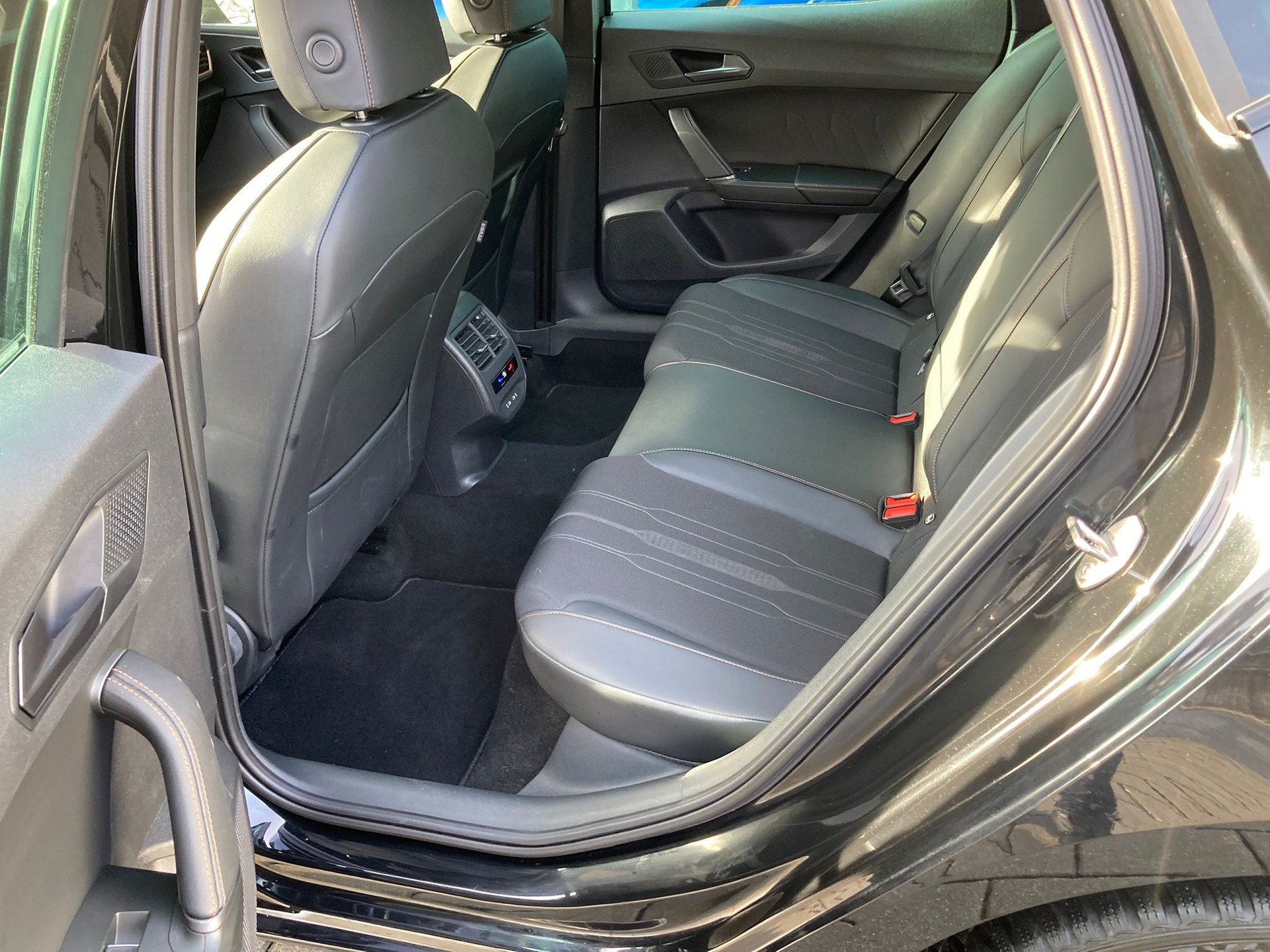 CUPRA LEON 1.5 TSI DSG-image-16