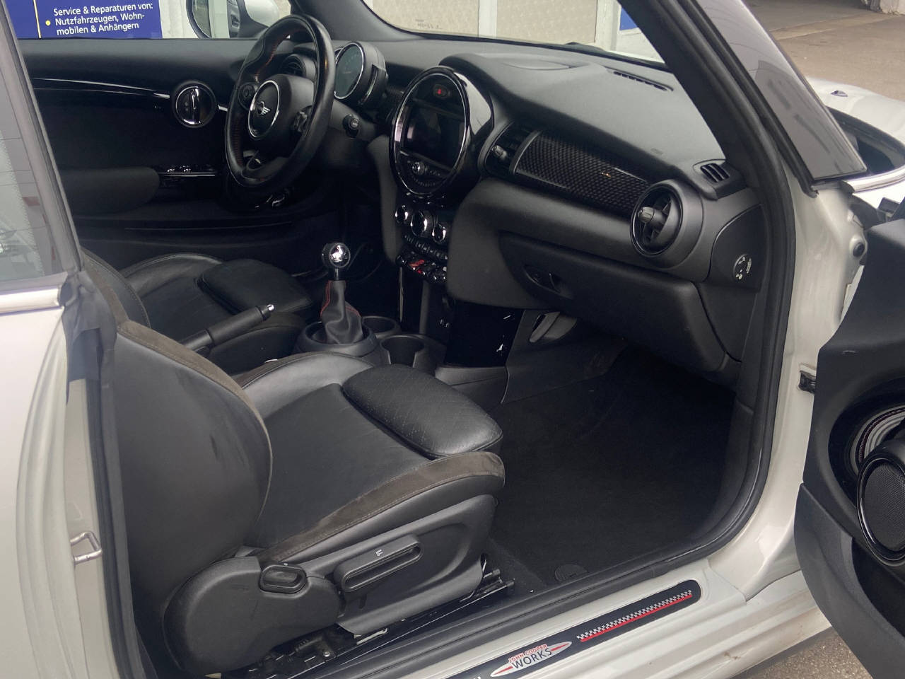 MINI Cabrio F57 2.0i Cooper S-image-8