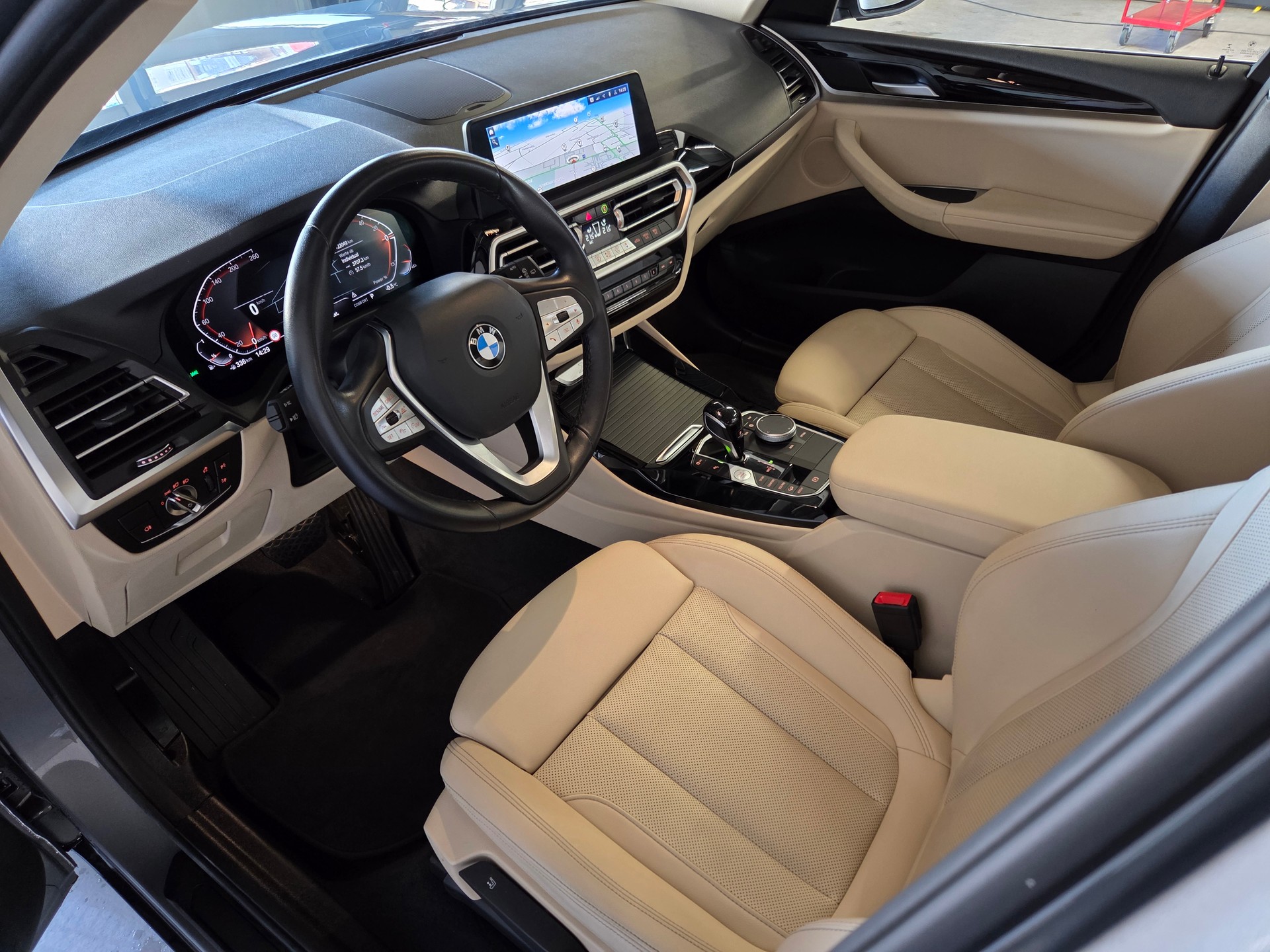 BMW X3 20i xDrive-image-3