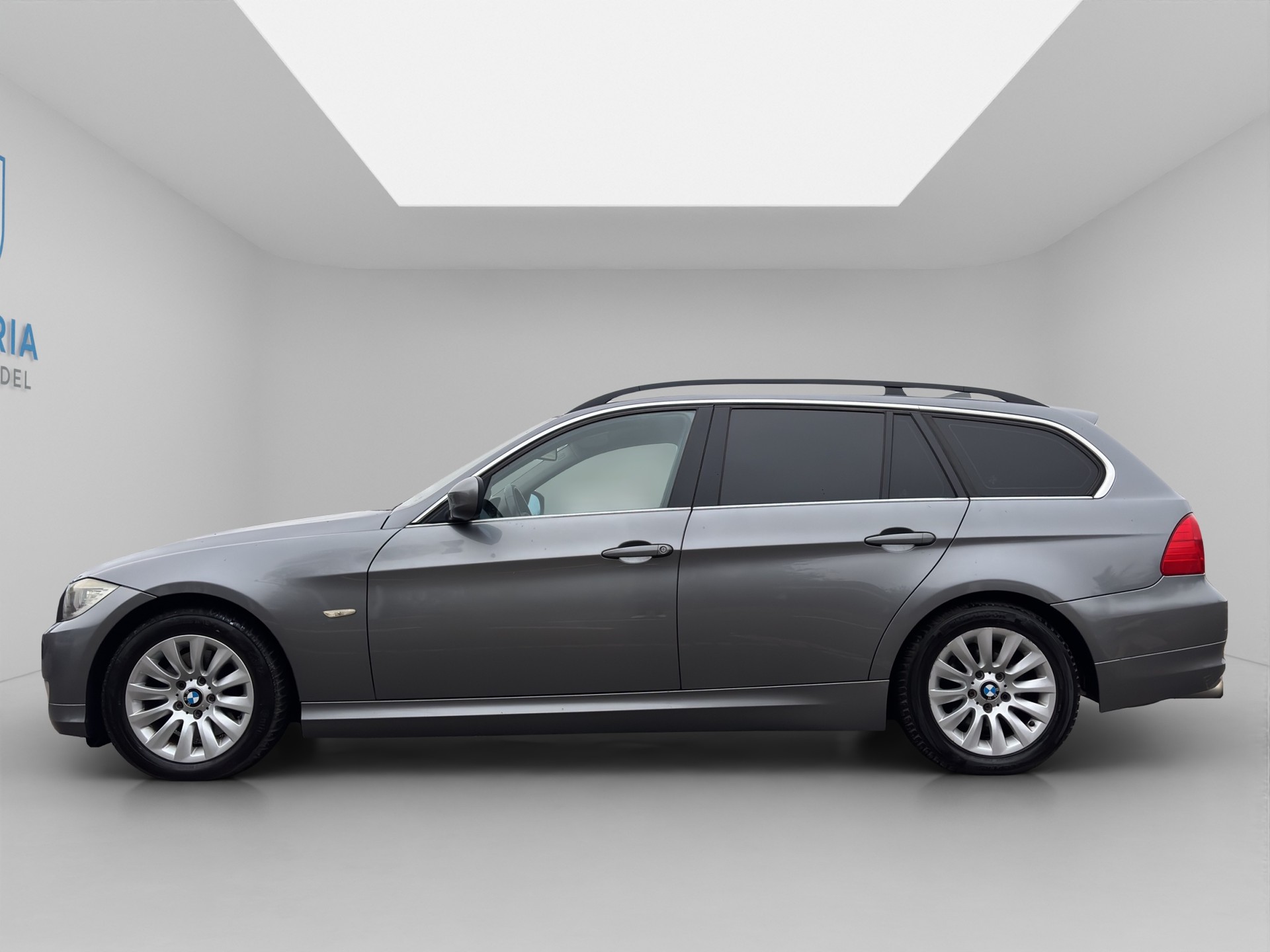 BMW 325i Touring Steptronic-image-1