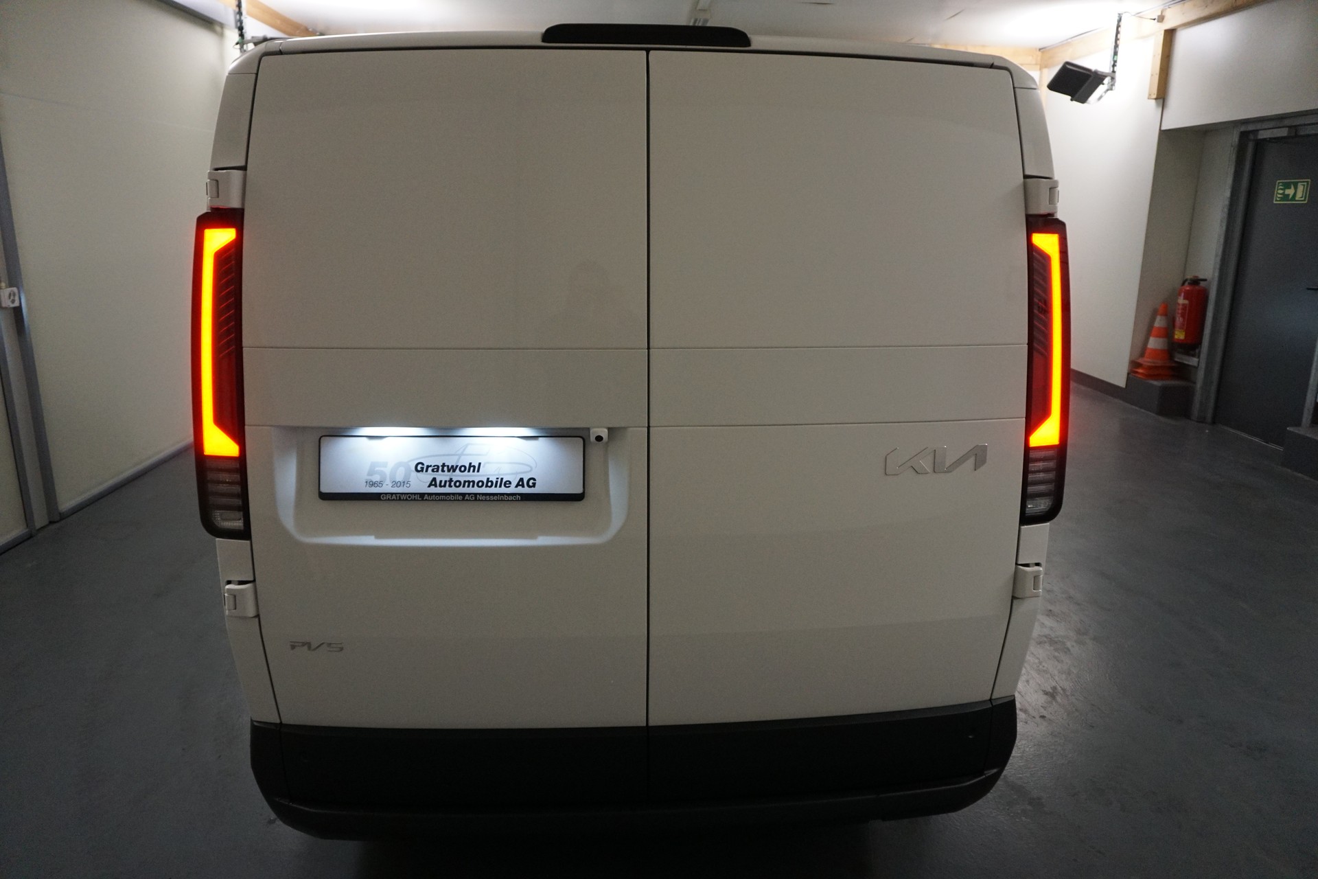 KIA PV5 Cargo Essential-image-4