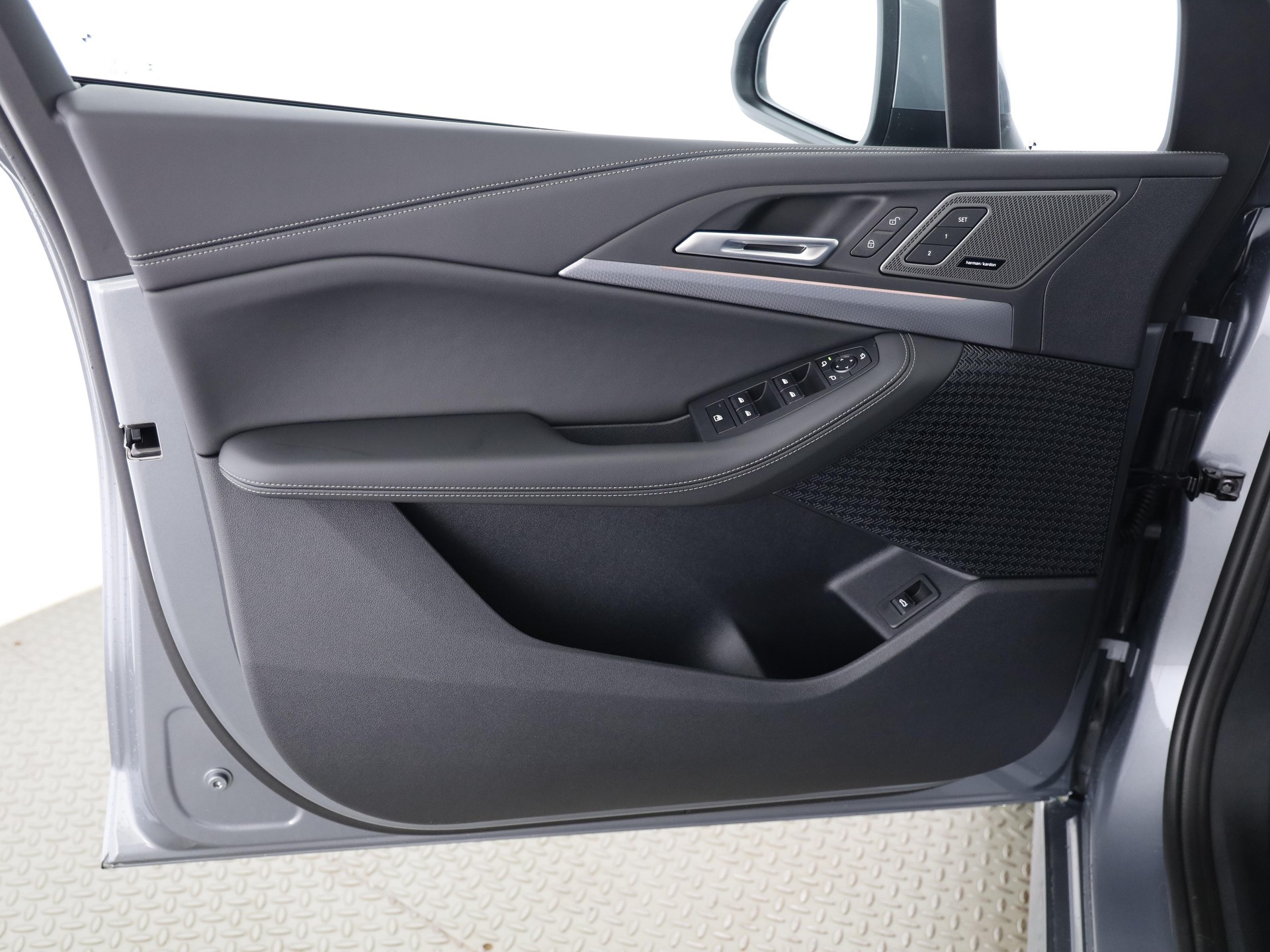 BMW 223d xDrive SDKG Active Tourer-image-10
