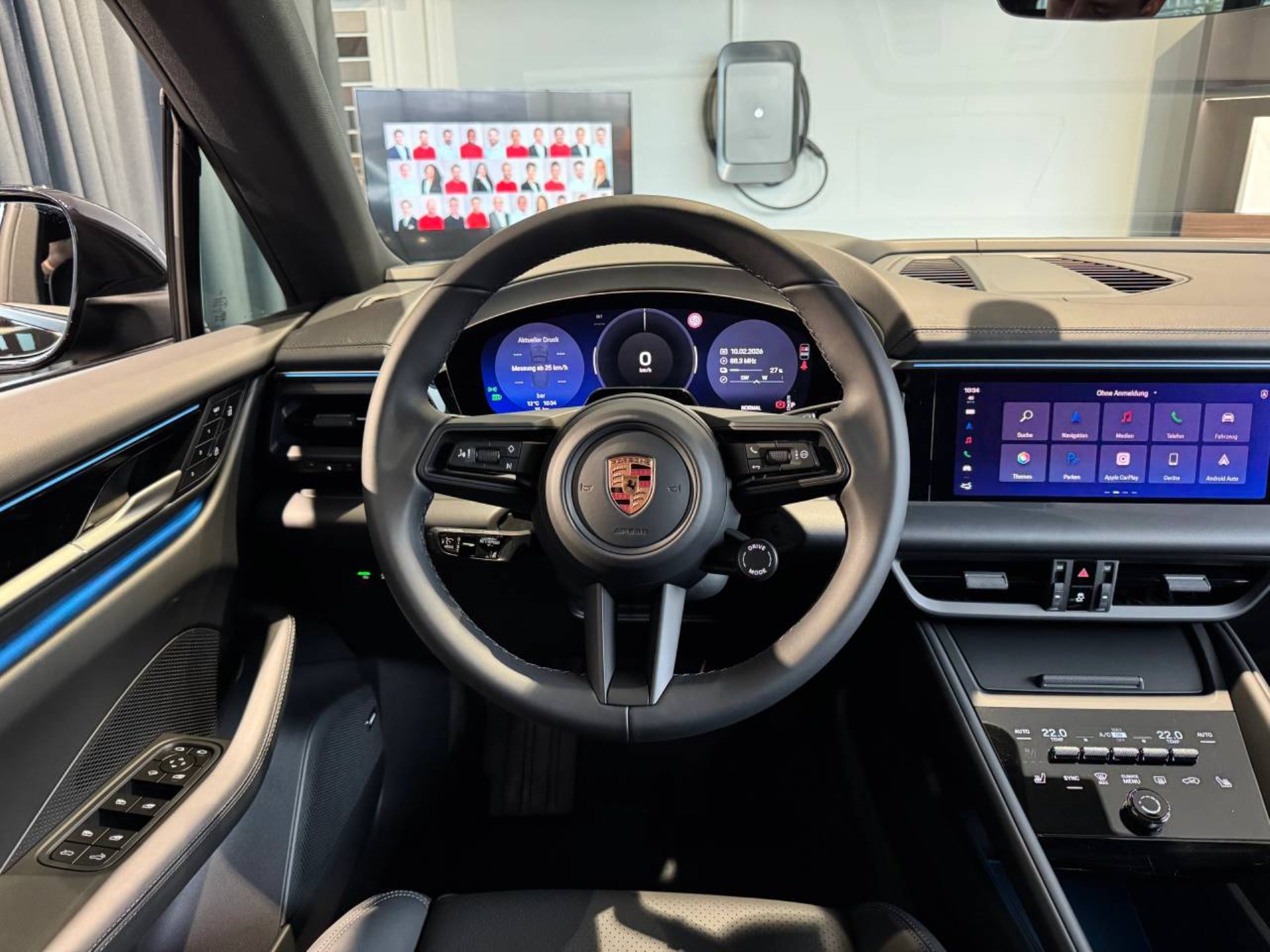 PORSCHE Macan 4-image-16