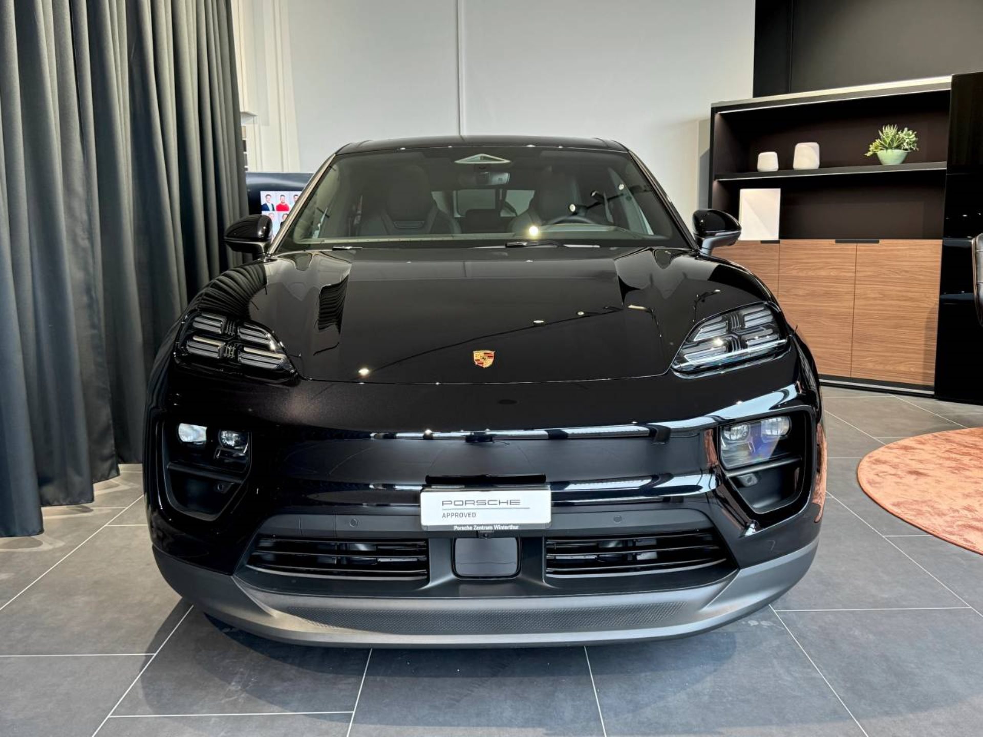 PORSCHE Macan 4-image-5