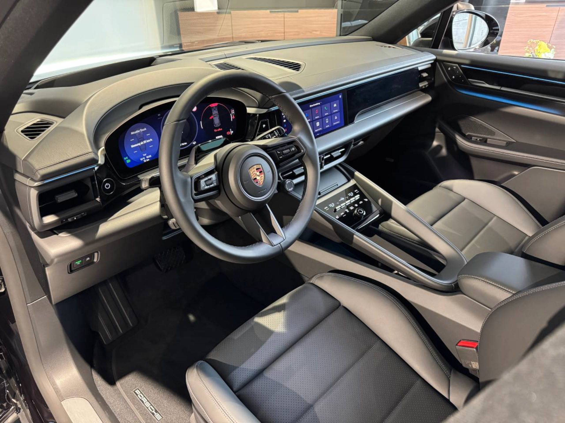 PORSCHE Macan 4-image-14