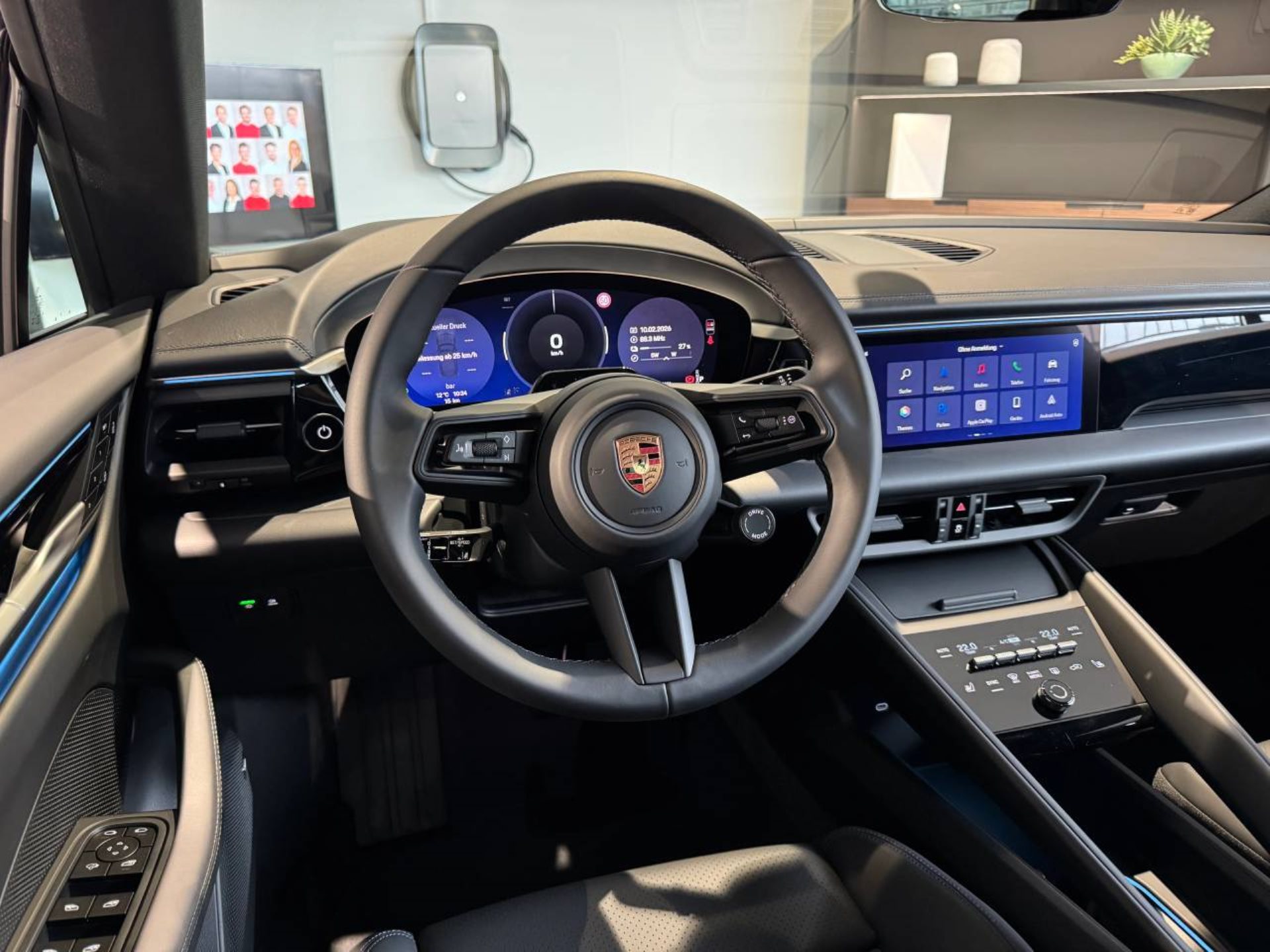PORSCHE Macan 4-image-15