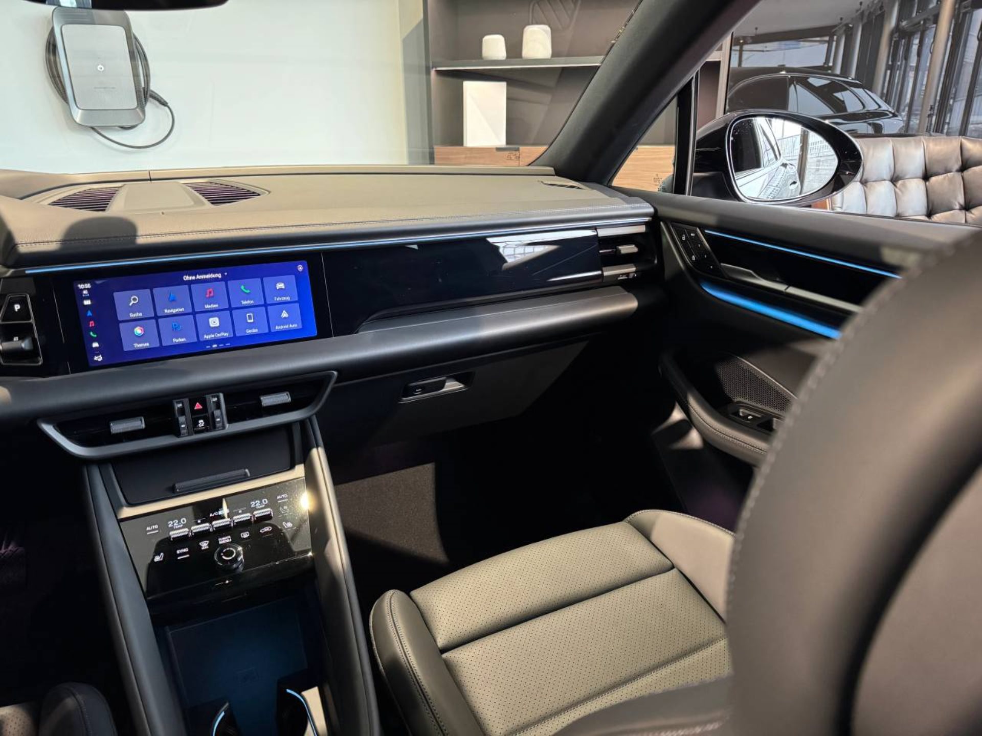 PORSCHE Macan 4-image-24