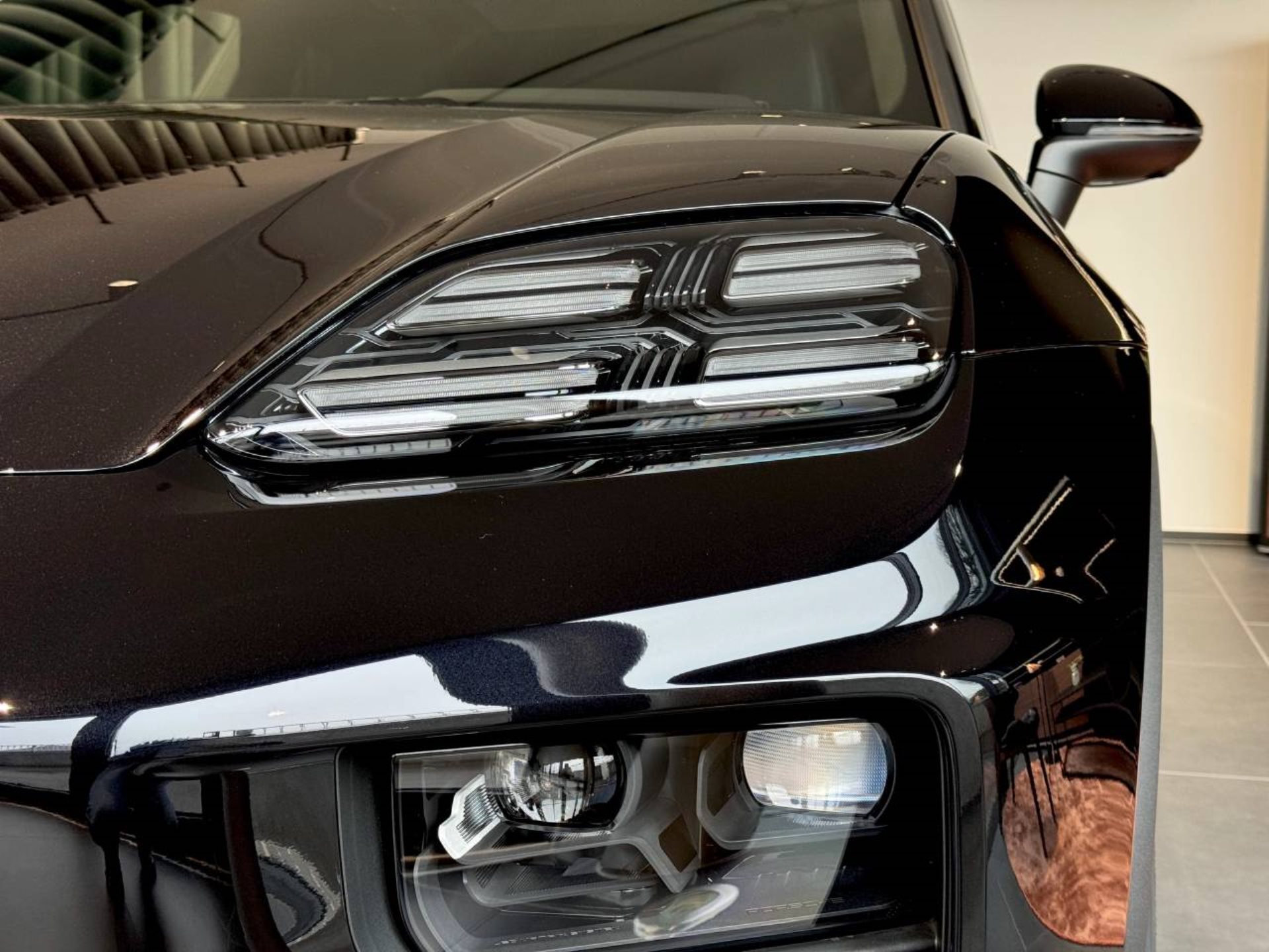 PORSCHE Macan 4-image-38