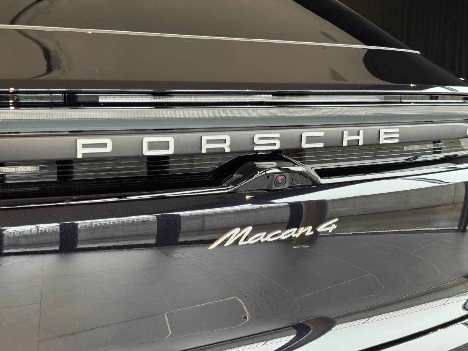 PORSCHE Macan 4-image-42