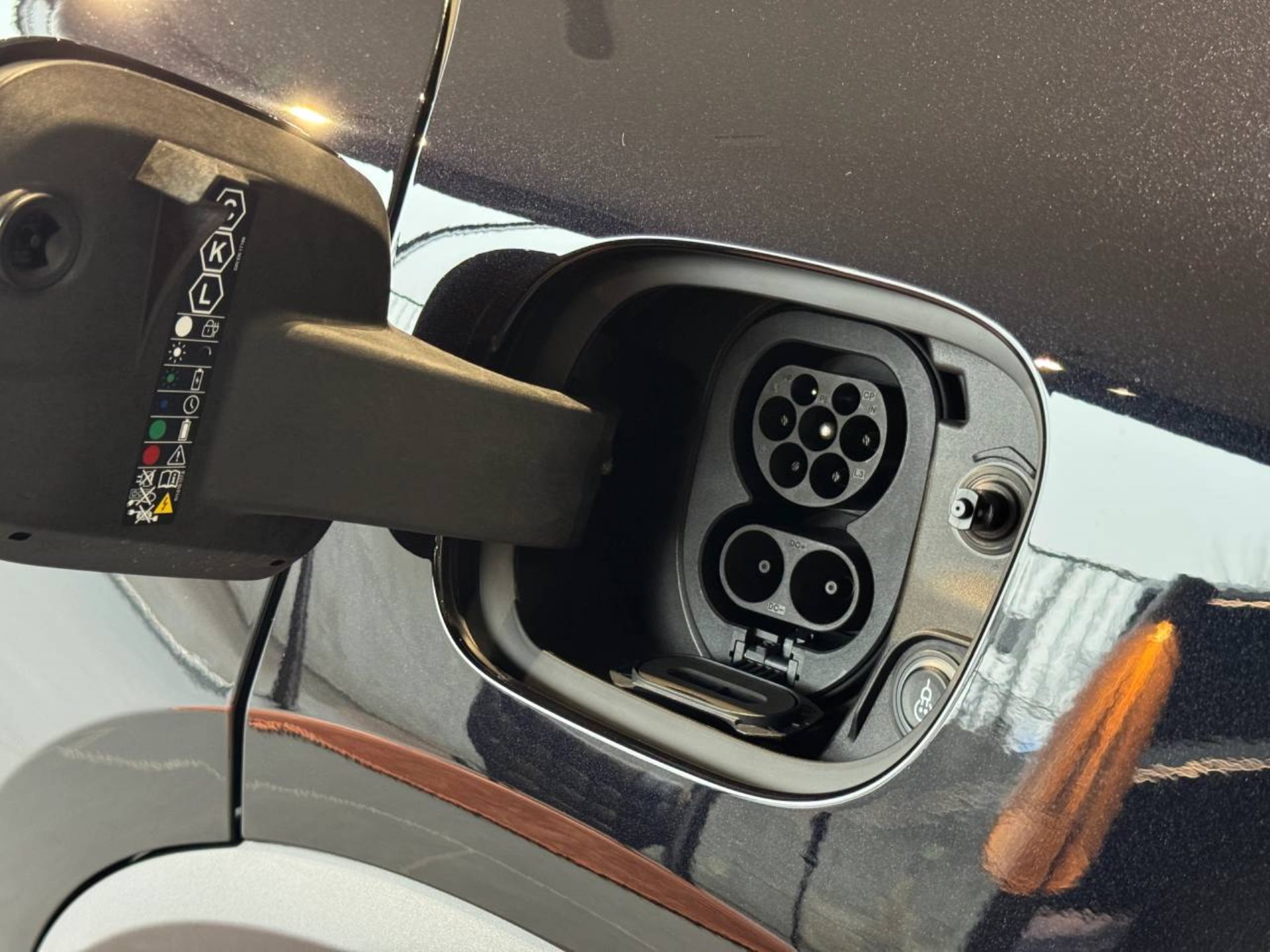 PORSCHE Macan 4-image-43