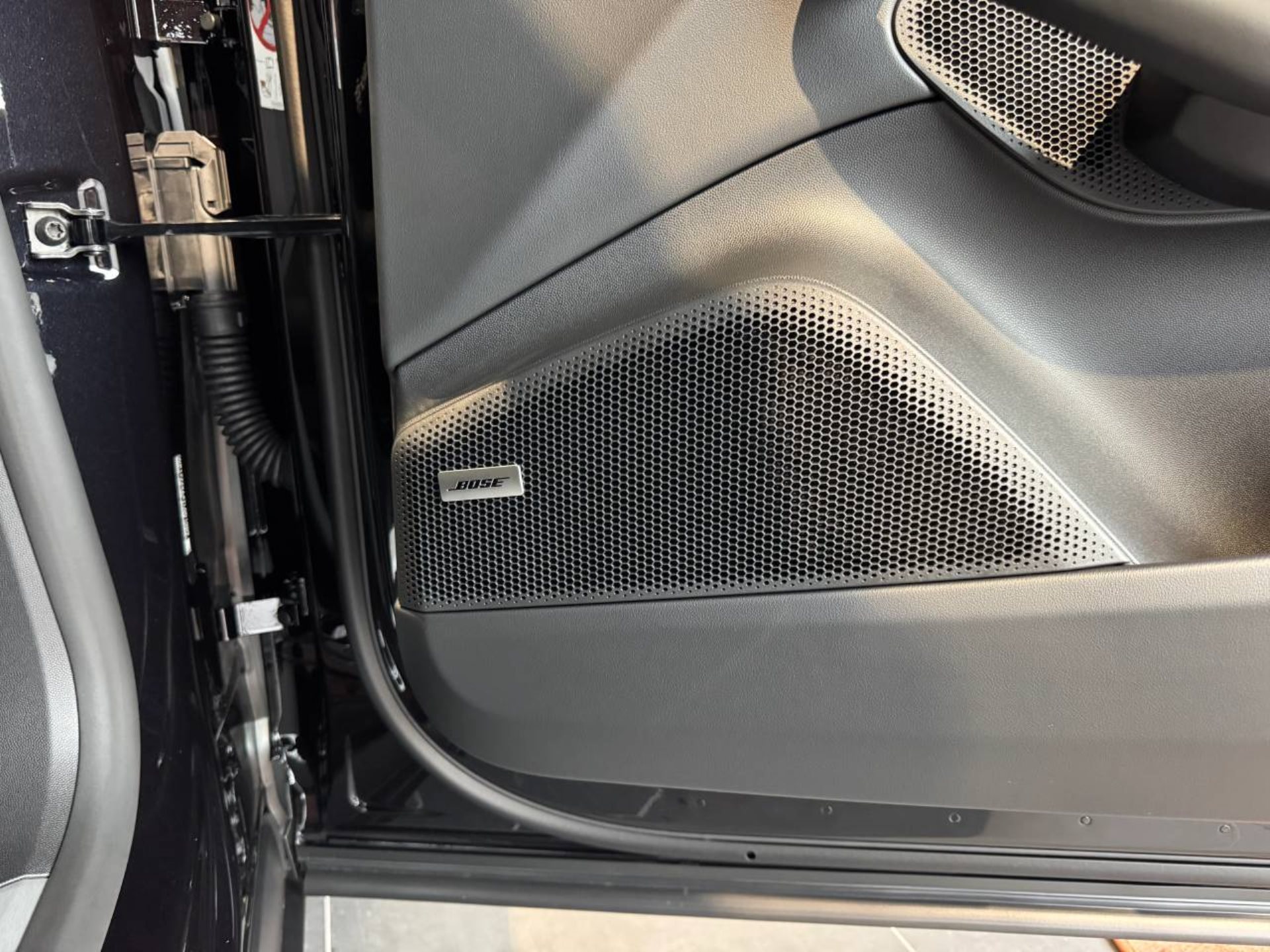PORSCHE Macan 4-image-30