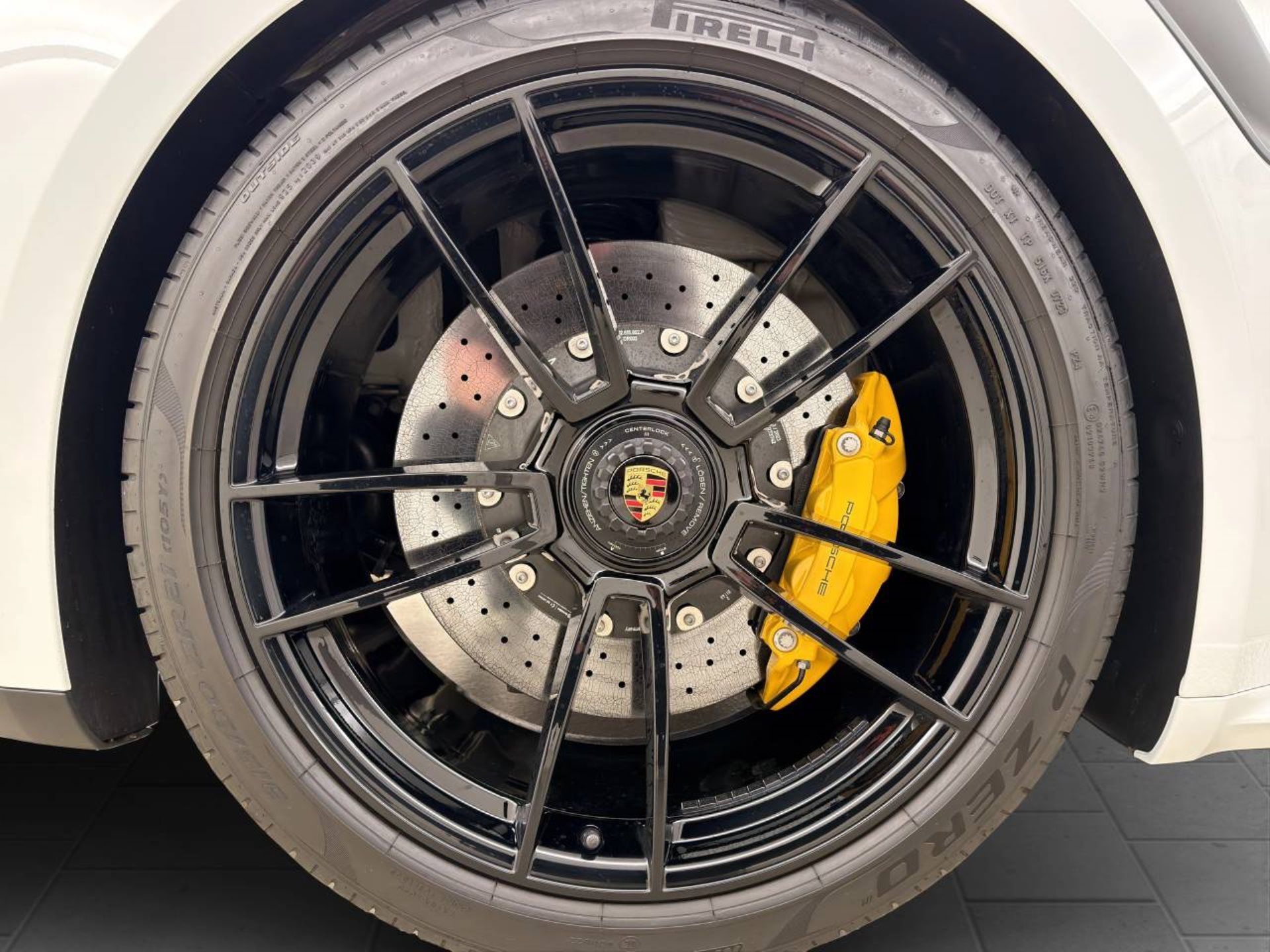 PORSCHE 911 Turbo S-image-11