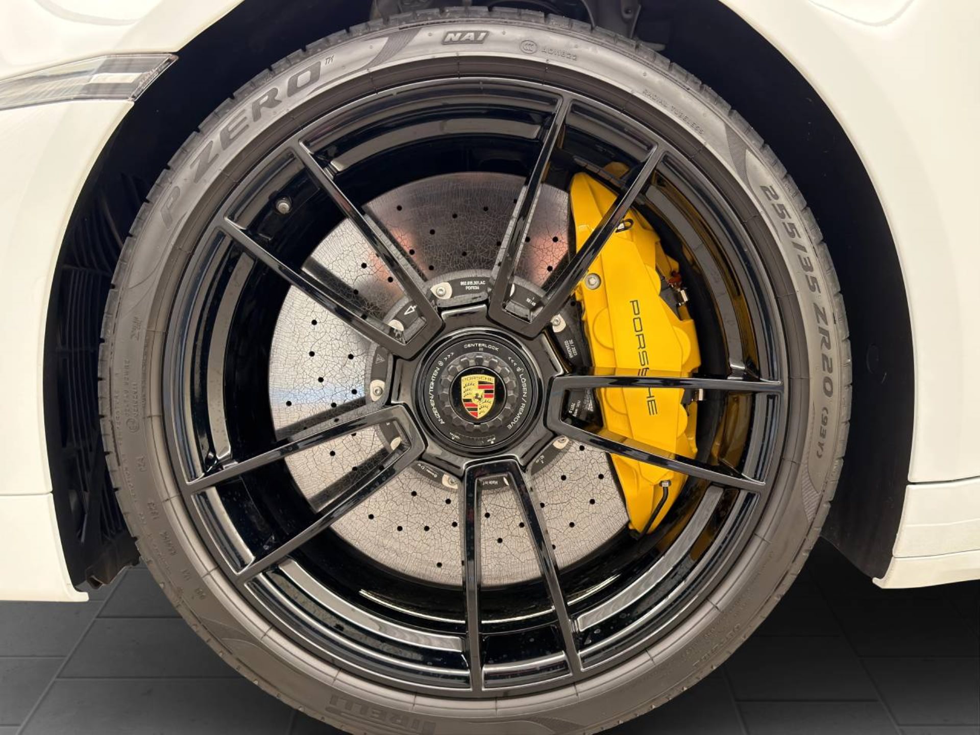 PORSCHE 911 Turbo S-image-10