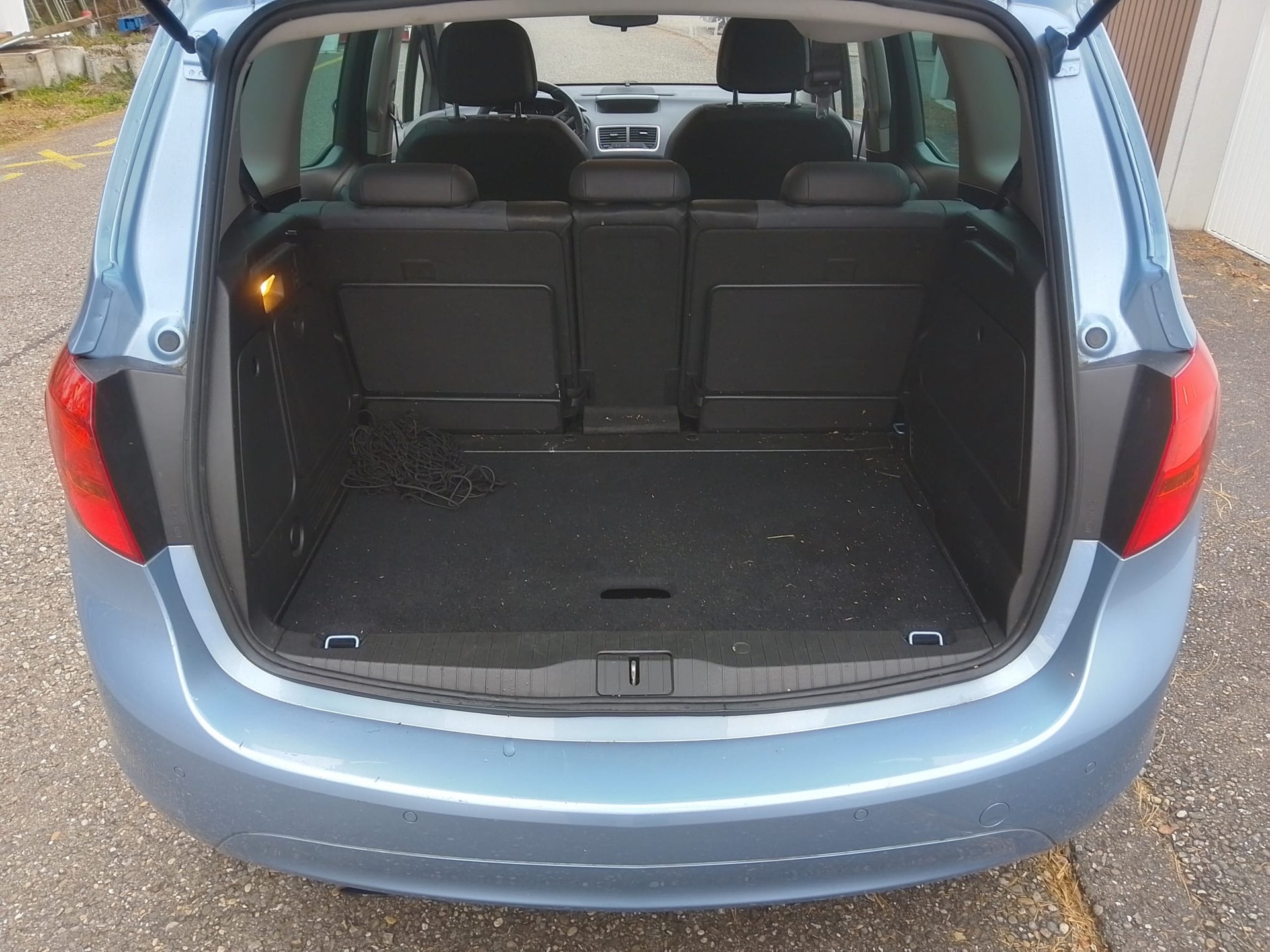 OPEL Meriva 1.4 Turbo Active Edition Automatic-image-14