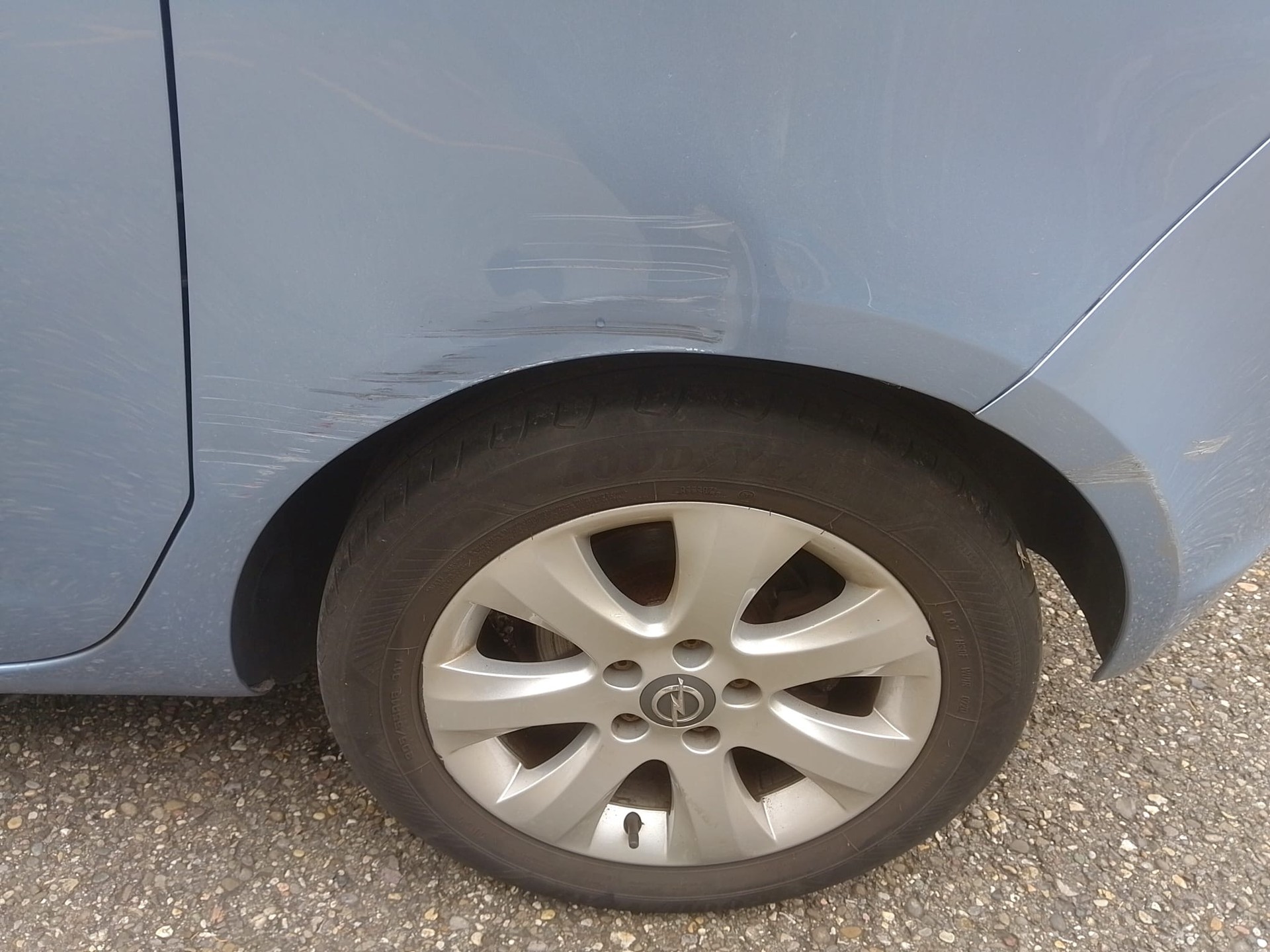 OPEL Meriva 1.4 Turbo Active Edition Automatic-image-6