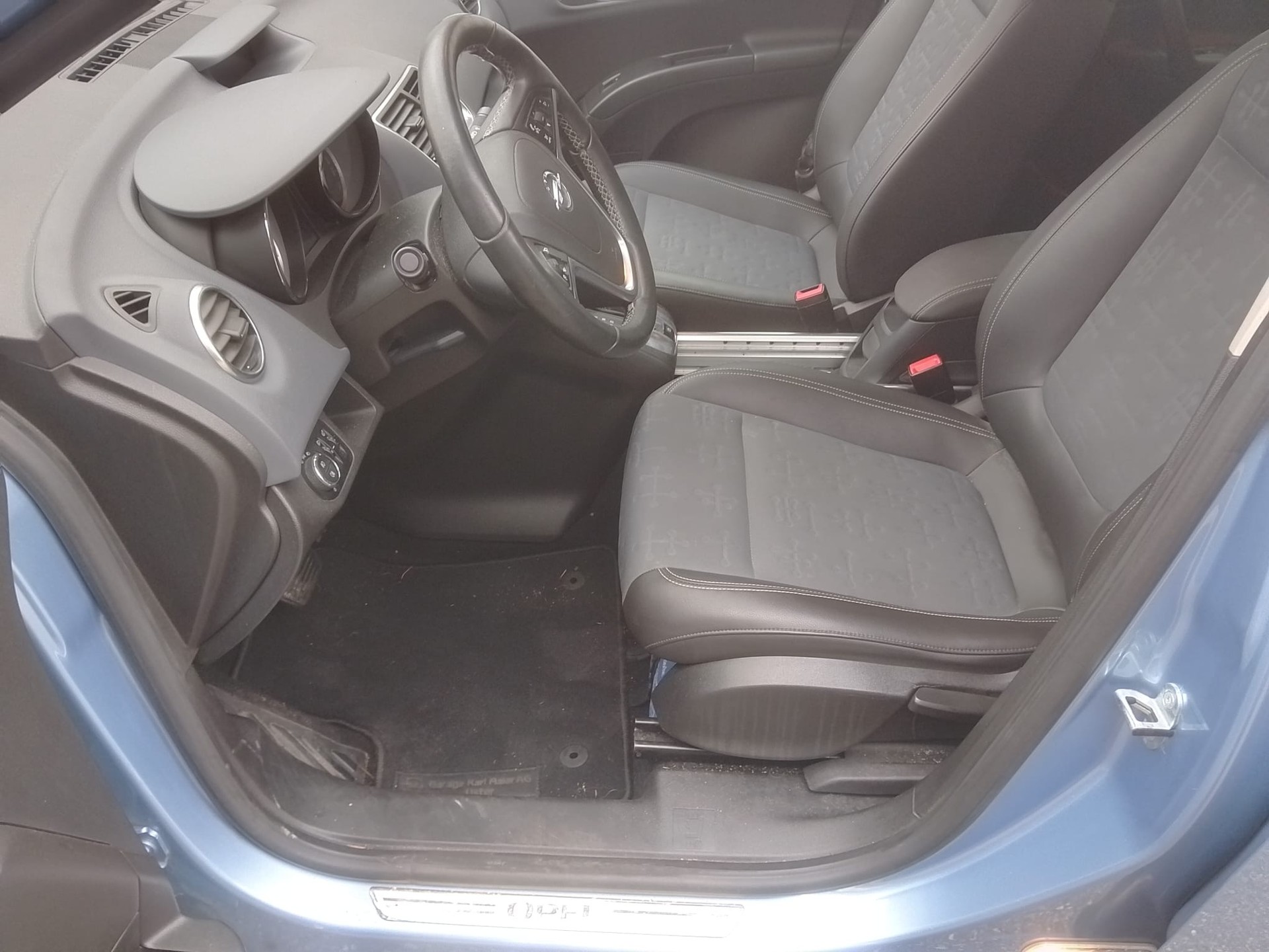 OPEL Meriva 1.4 Turbo Active Edition Automatic-image-9