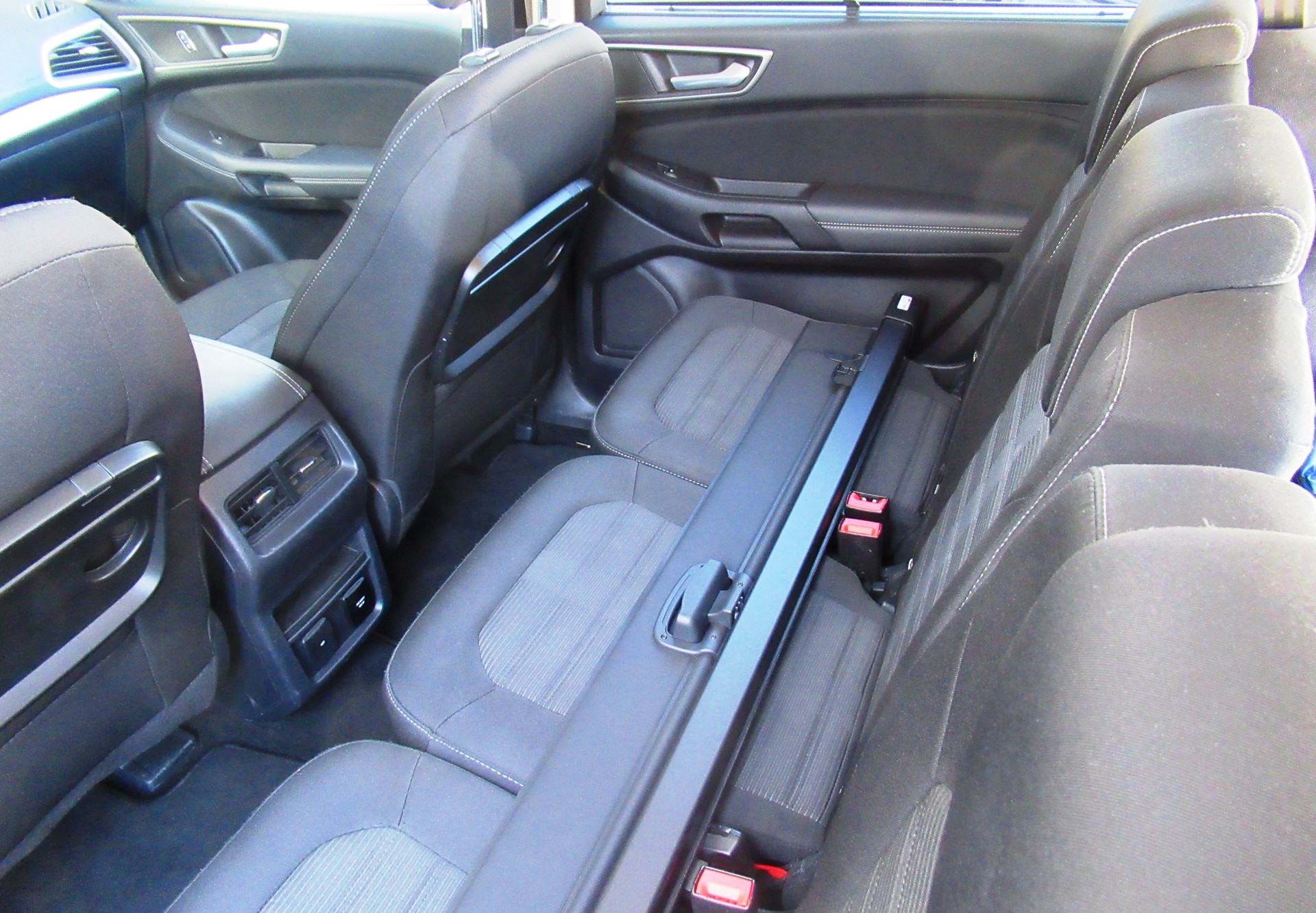 FORD Galaxy 2.5 FHEV Trend 7Pl CVT-image-6