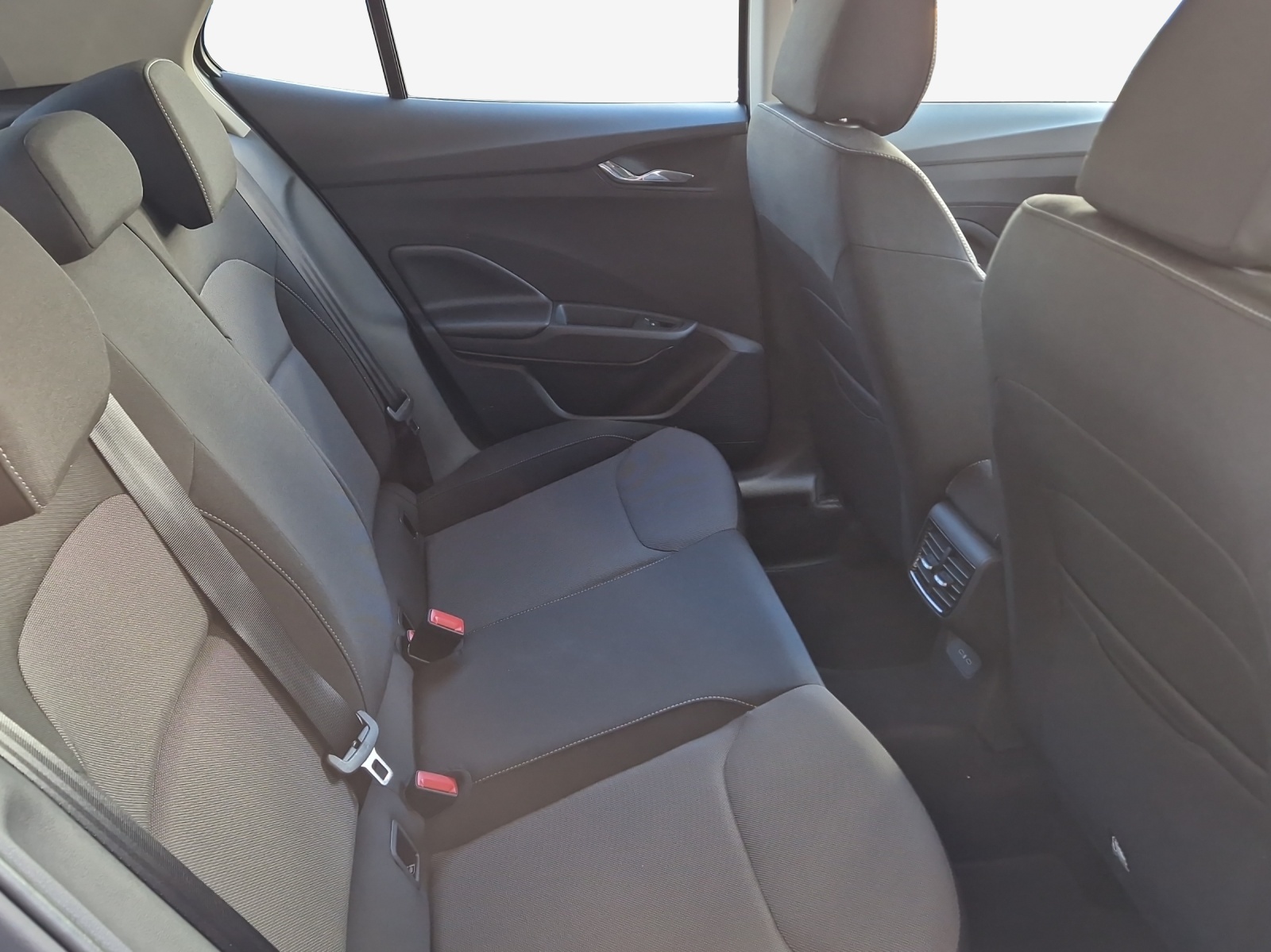 SKODA Fabia 1.0 TSI Dynamic DSG-image-15