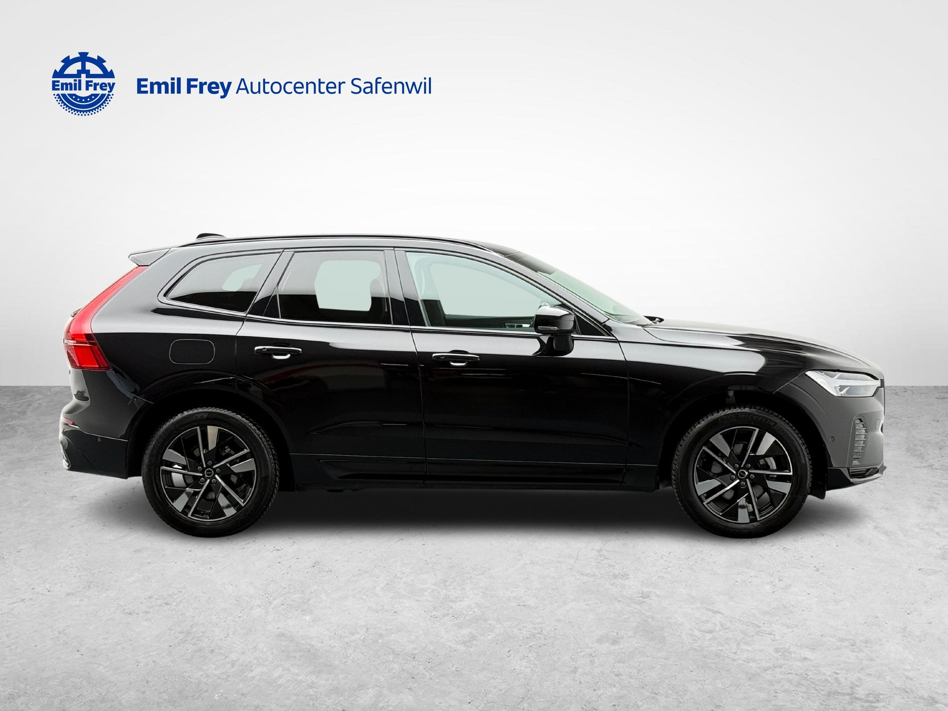 VOLVO XC60 2.0 B5 MH Plus Dark AWD-image-5