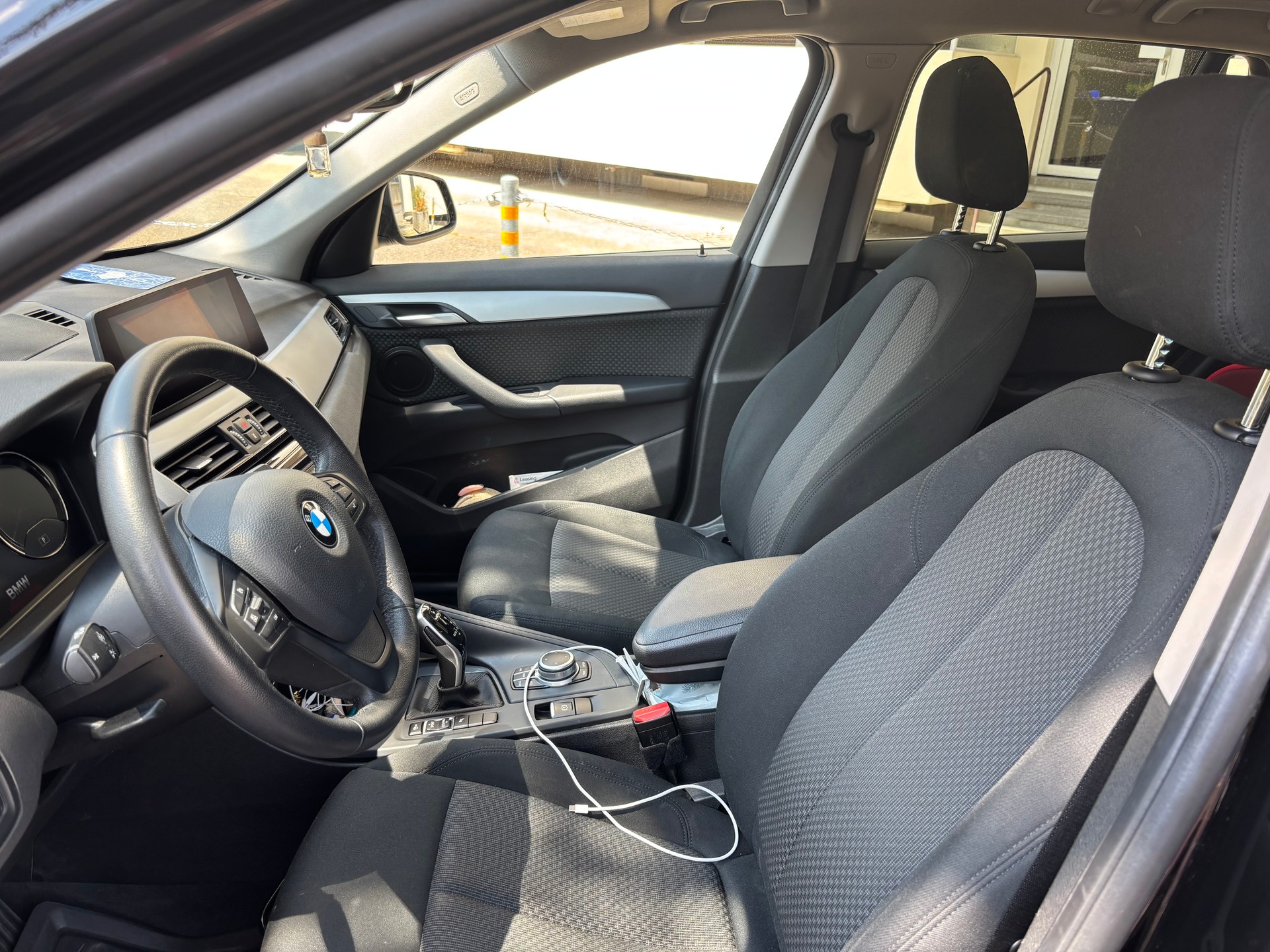 BMW X1 sDrive 18i Travel Edition Steptronic DSK-image-3