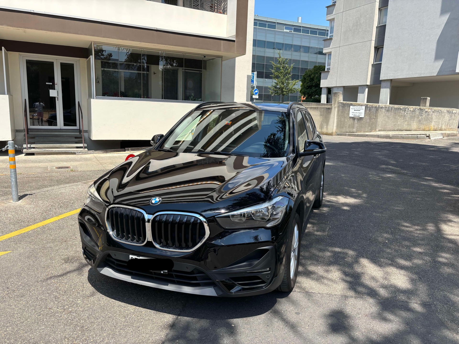 BMW X1 sDrive 18i Travel Edition Steptronic DSK-image-5