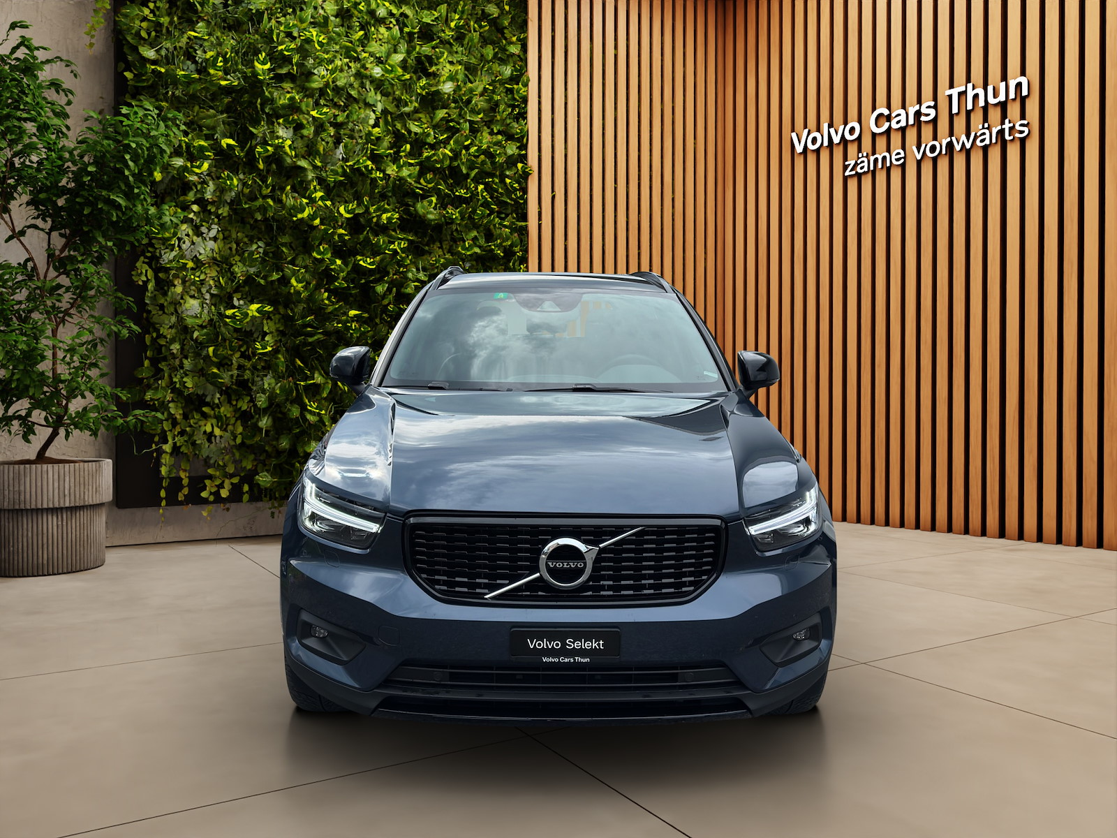 VOLVO XC40 1.5 T4 PiH R-Design-image-1