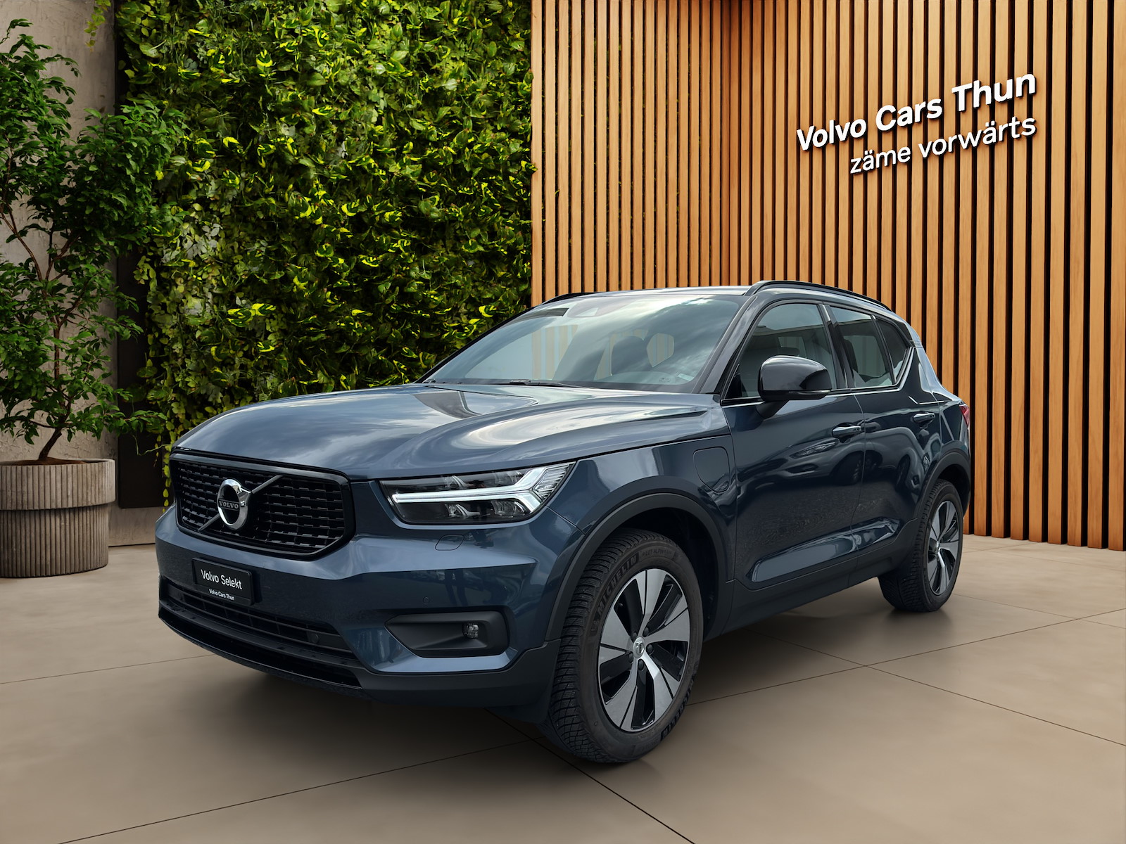 VOLVO XC40 1.5 T4 PiH R-Design-image-0