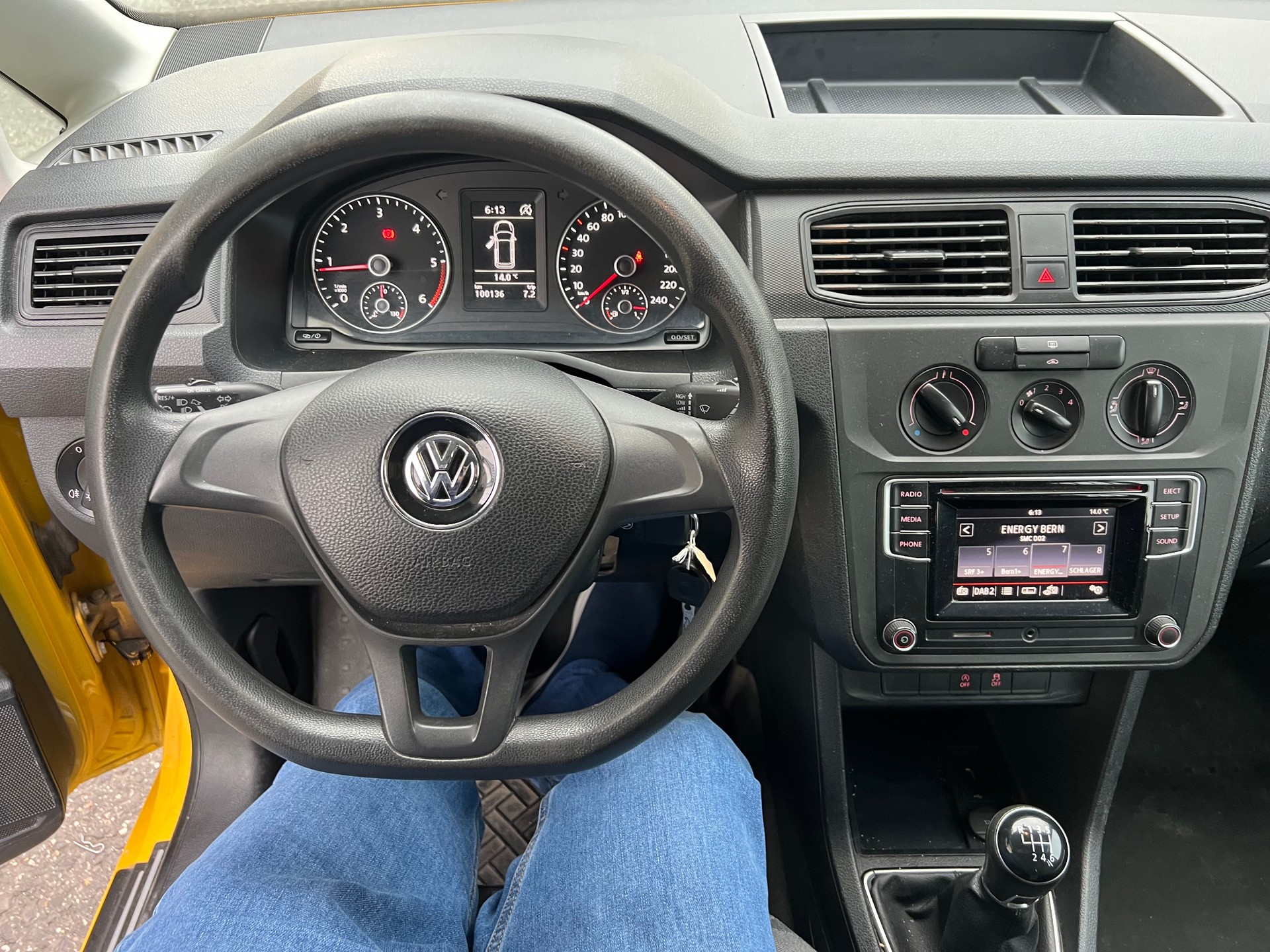 VW Caddy 2.0TDI 4Motion BlueMotion Technology-image-11
