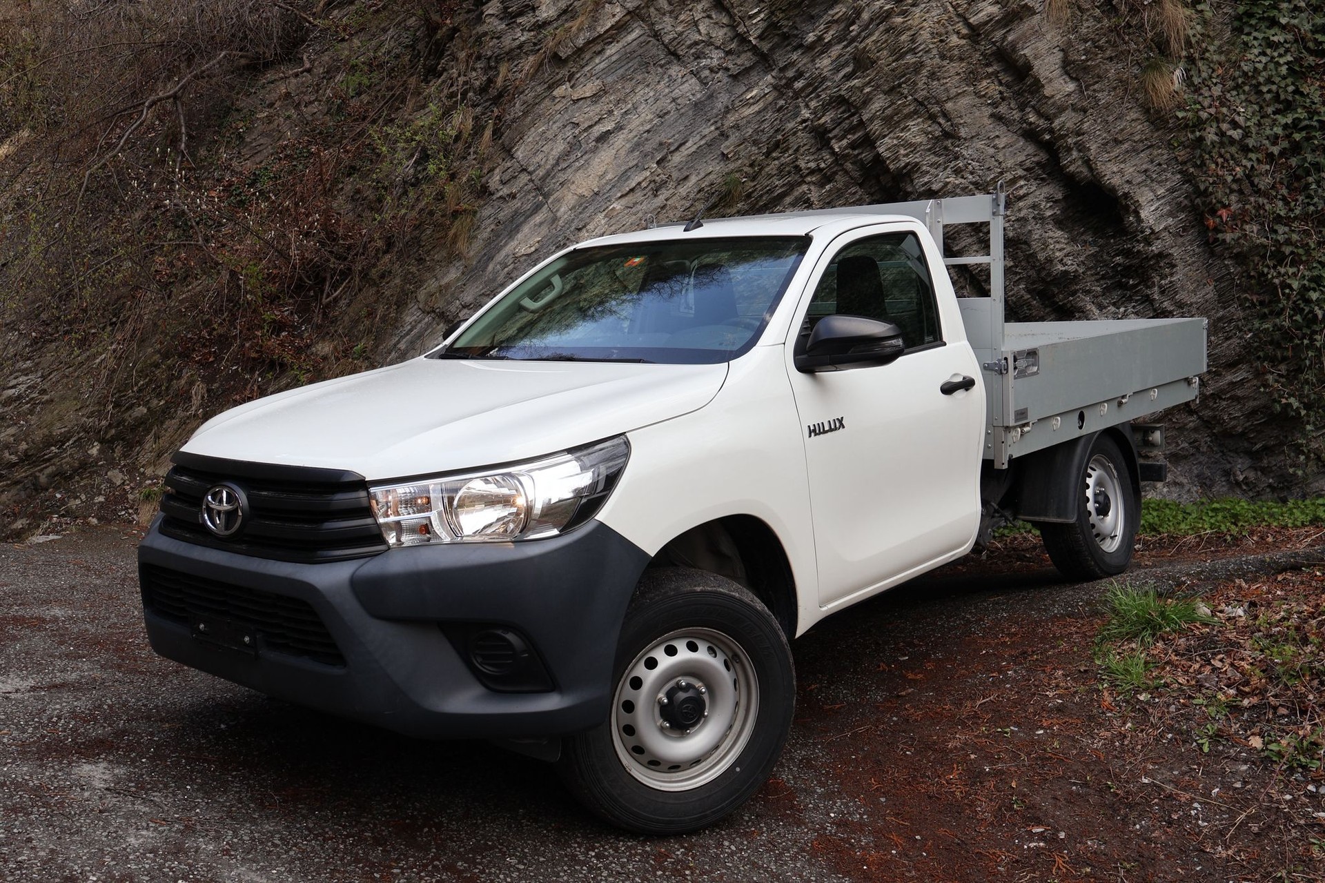 TOYOTA Hilux 2.4D-4D Comfort Single Cab 4x4-showroom-element-3