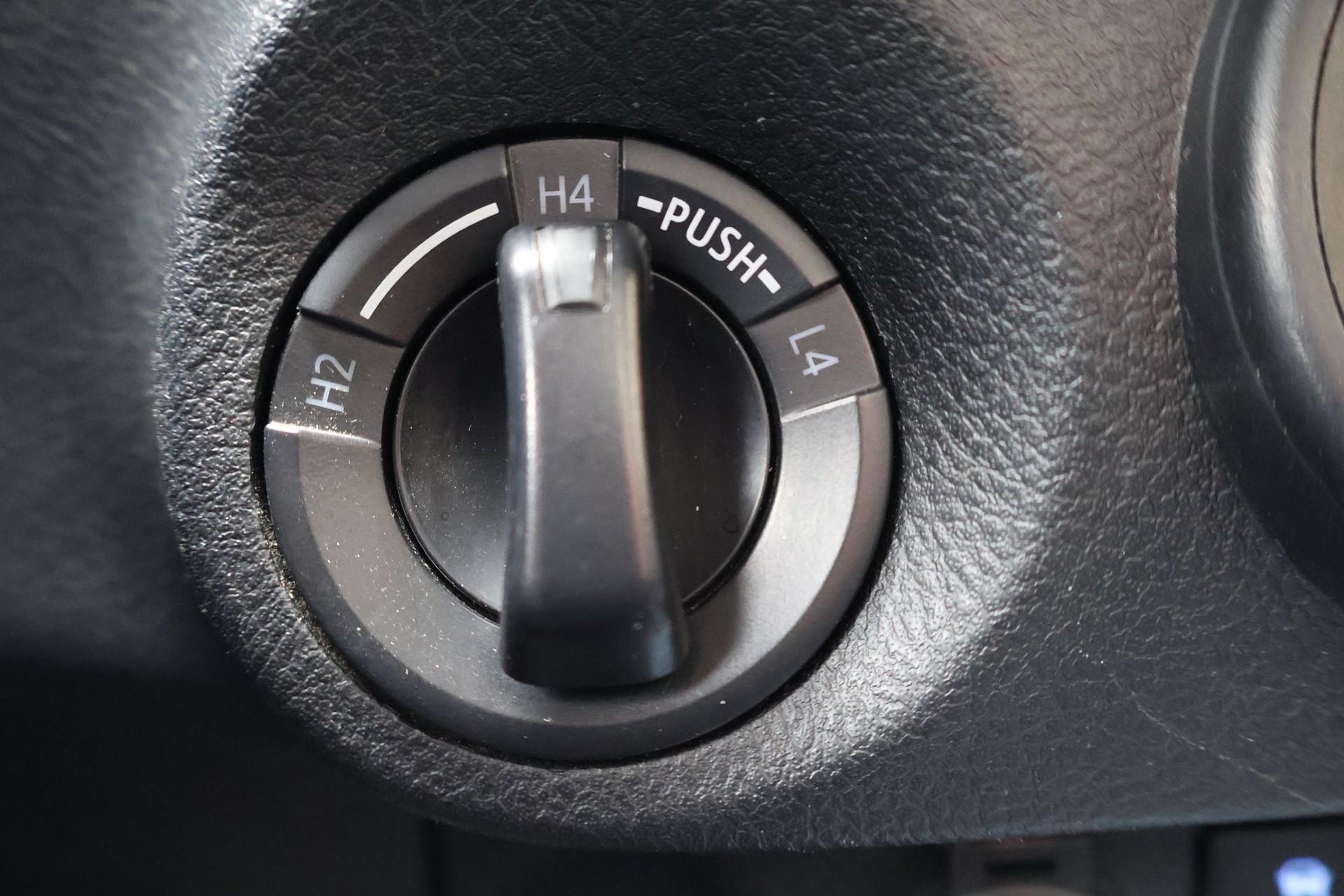 TOYOTA Hilux 2.4D-4D Comfort Single Cab 4x4-image-9