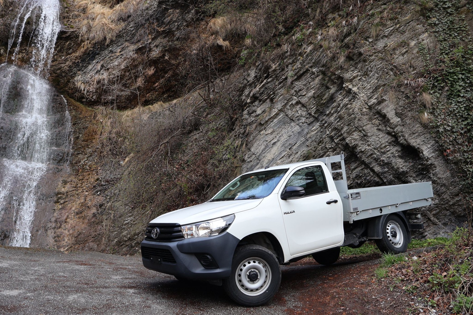 TOYOTA Hilux 2.4D-4D Comfort Single Cab 4x4-showroom-element-1