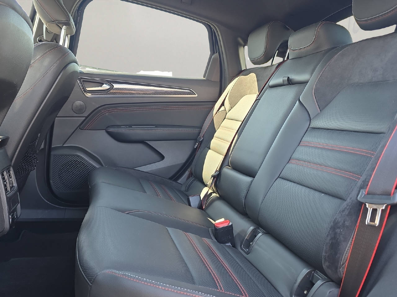 RENAULT Arkana 1.6 E-Tech R.S. Line-image-9