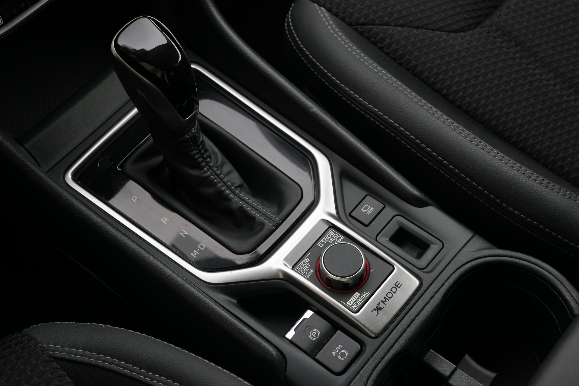 SUBARU Forester 2.0i e-Boxer Swiss Plus Lineartronic-image-26