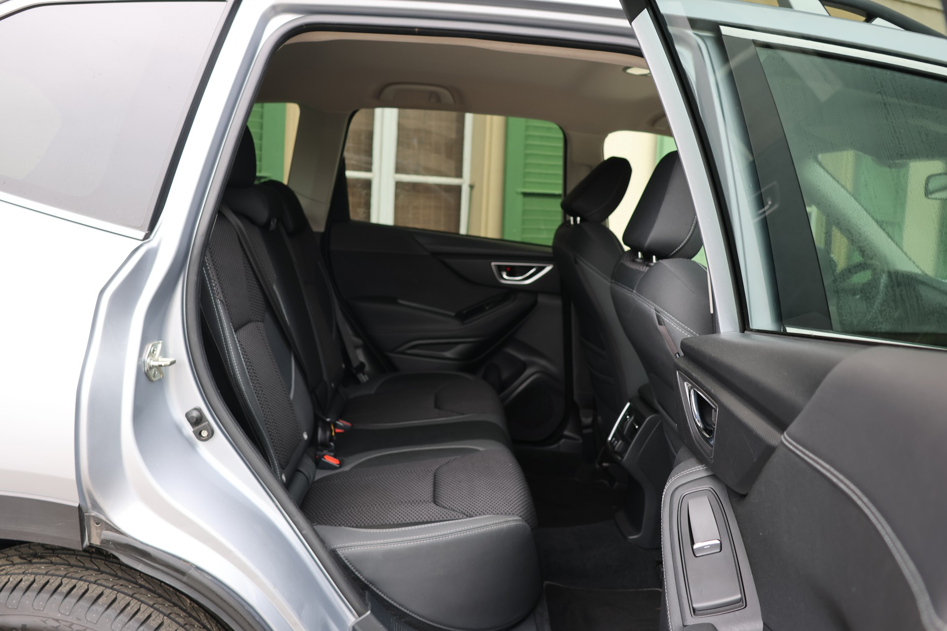 SUBARU Forester 2.0i e-Boxer Swiss Plus Lineartronic-image-10