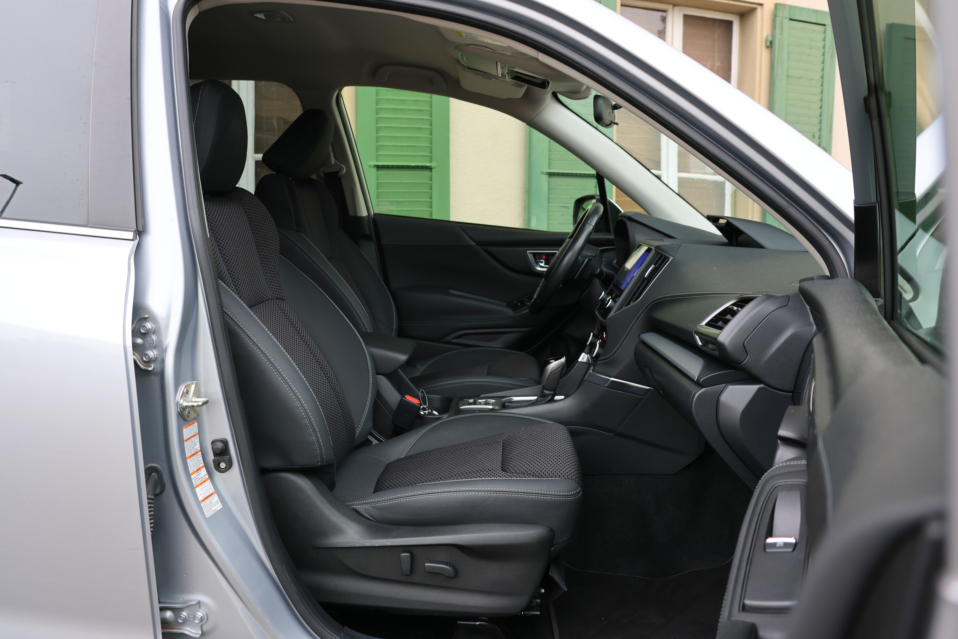 SUBARU Forester 2.0i e-Boxer Swiss Plus Lineartronic-image-8